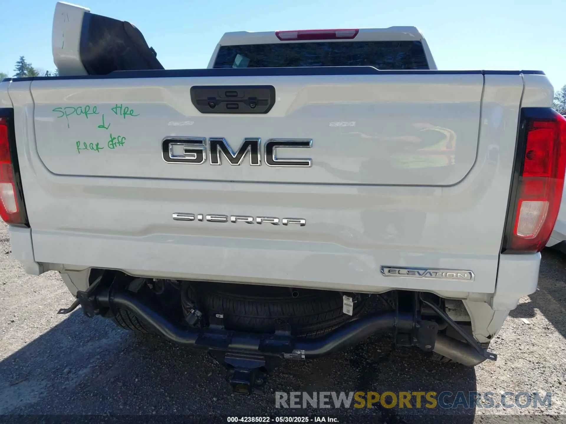 16 Photograph of a damaged car 3GTPUCEK5RG382369 GMC SIERRA 1500 2024