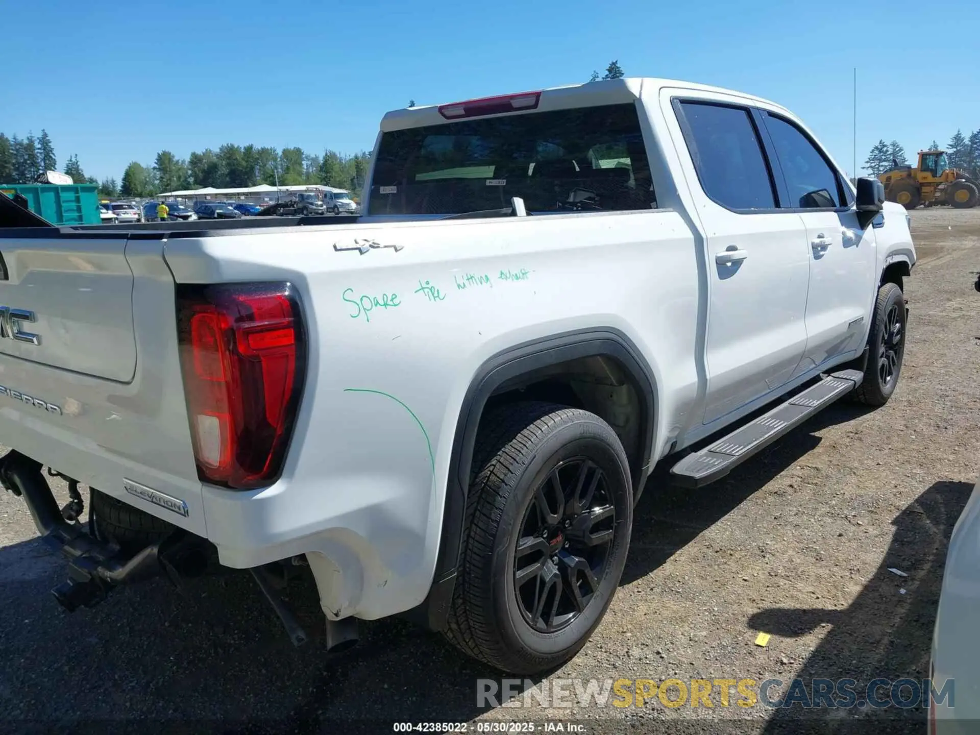 4 Photograph of a damaged car 3GTPUCEK5RG382369 GMC SIERRA 1500 2024