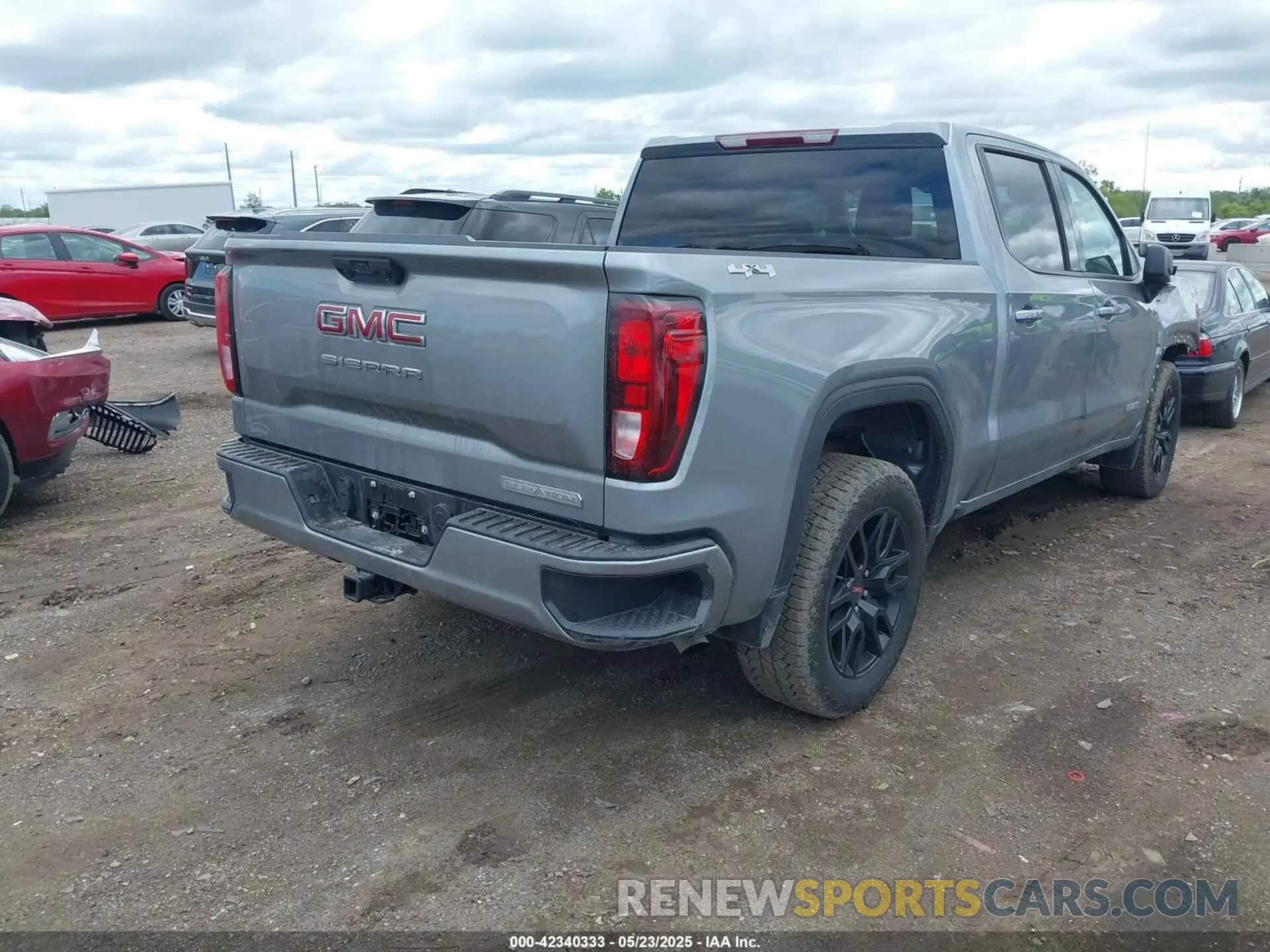 4 Photograph of a damaged car 3GTPUJEK1RG296707 GMC SIERRA 1500 2024