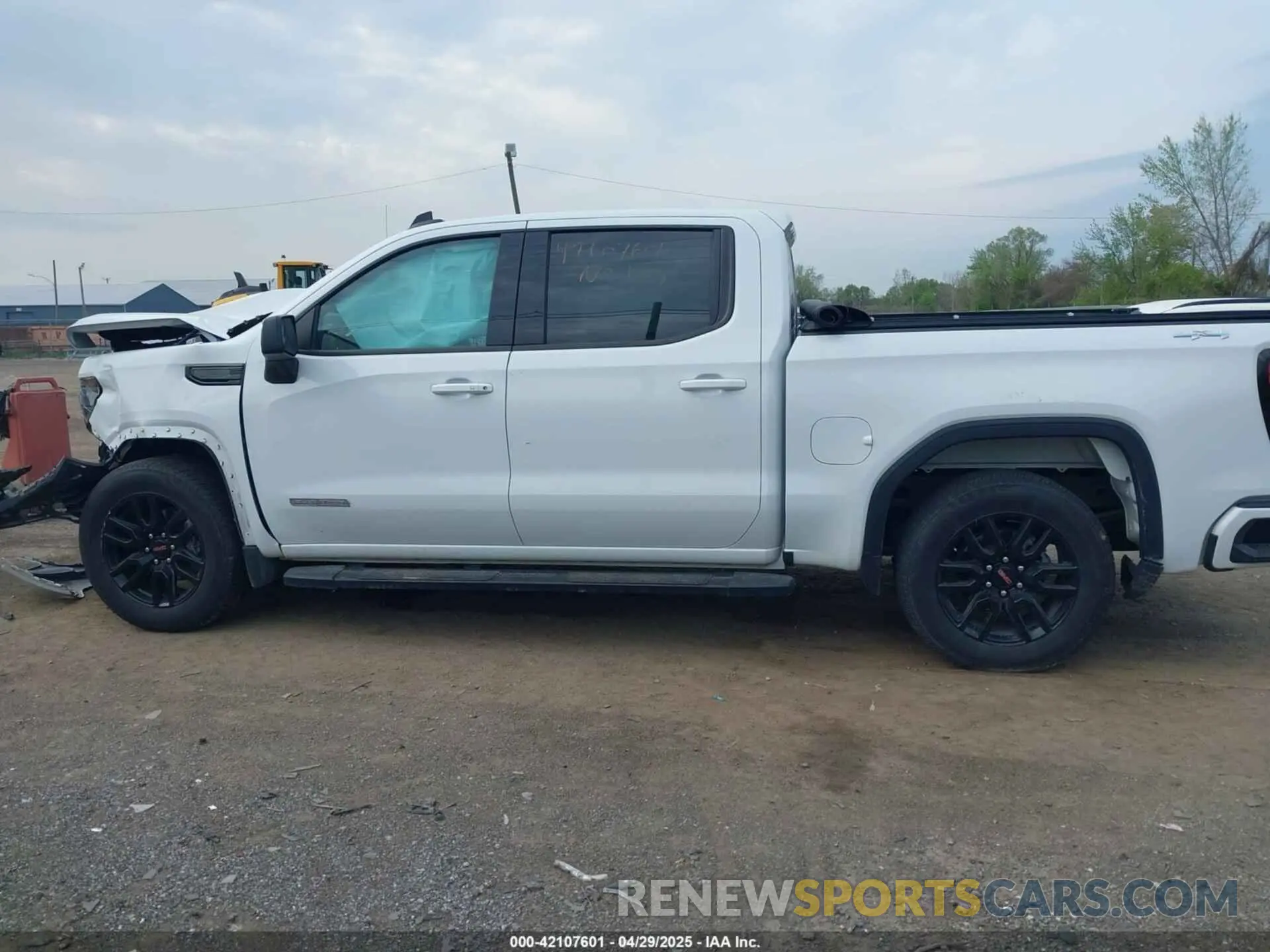 13 Photograph of a damaged car 3GTPUJEK4RG318490 GMC SIERRA 1500 2024