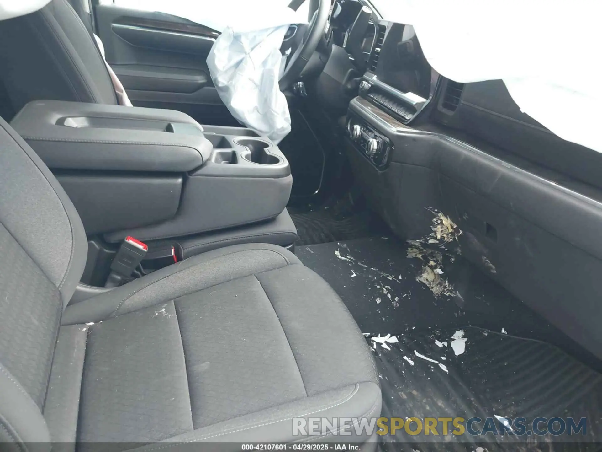 5 Photograph of a damaged car 3GTPUJEK4RG318490 GMC SIERRA 1500 2024