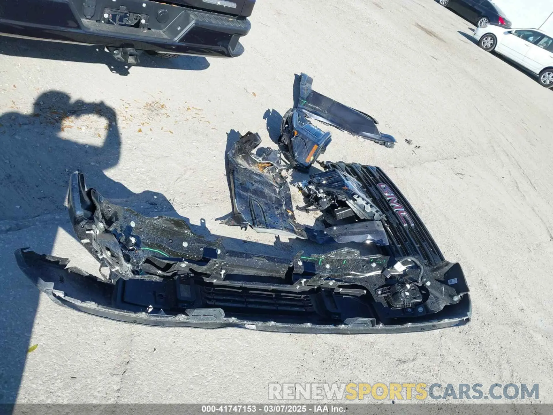 12 Photograph of a damaged car 3GTPUJEKXRG250518 GMC SIERRA 1500 2024