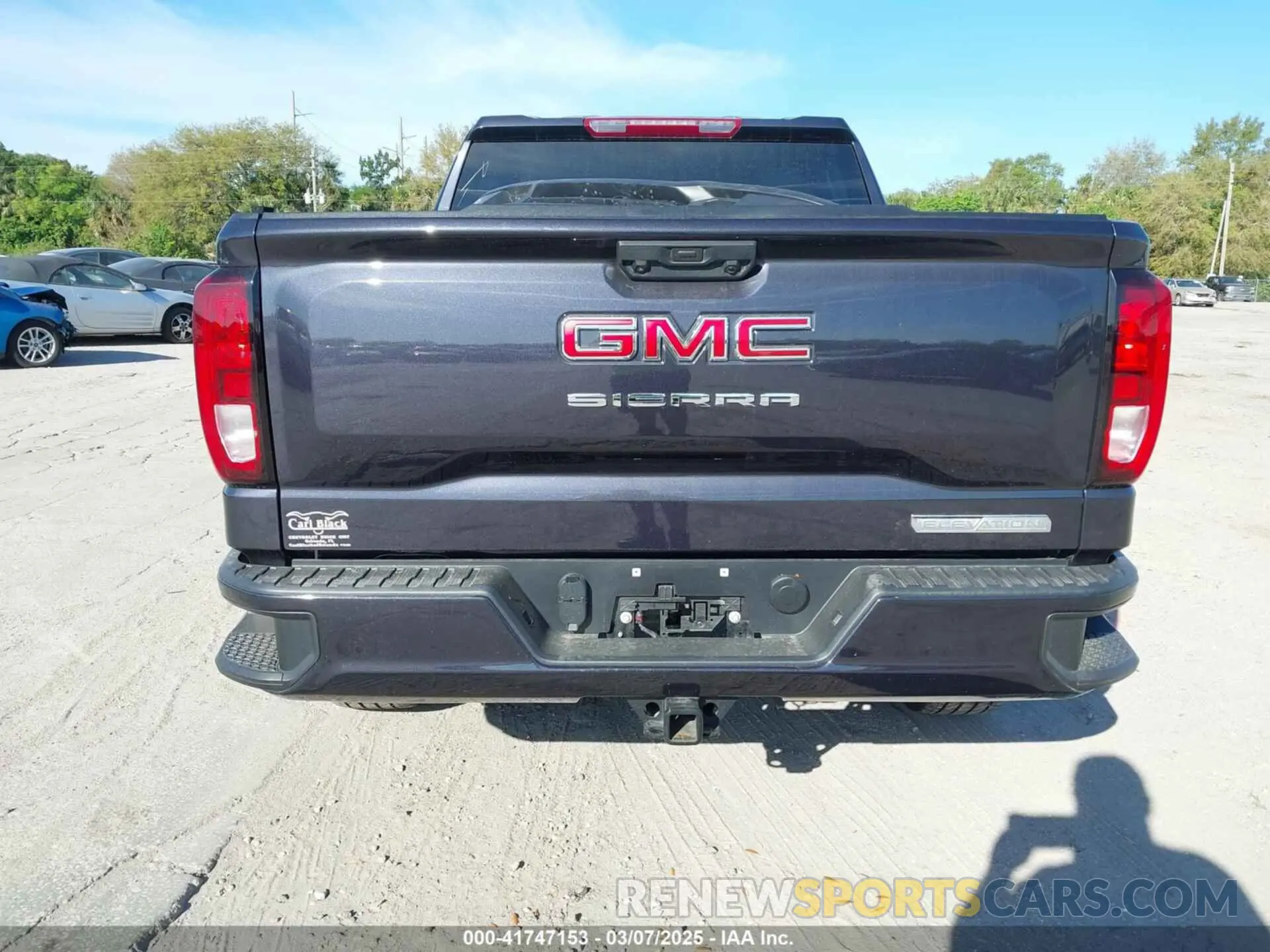 17 Photograph of a damaged car 3GTPUJEKXRG250518 GMC SIERRA 1500 2024
