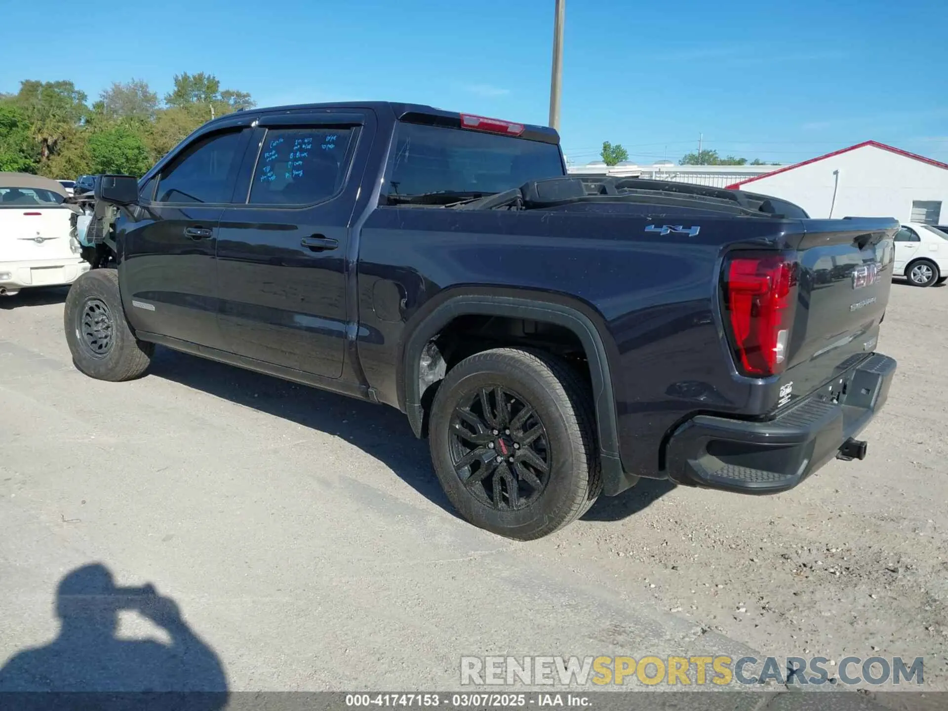 3 Photograph of a damaged car 3GTPUJEKXRG250518 GMC SIERRA 1500 2024