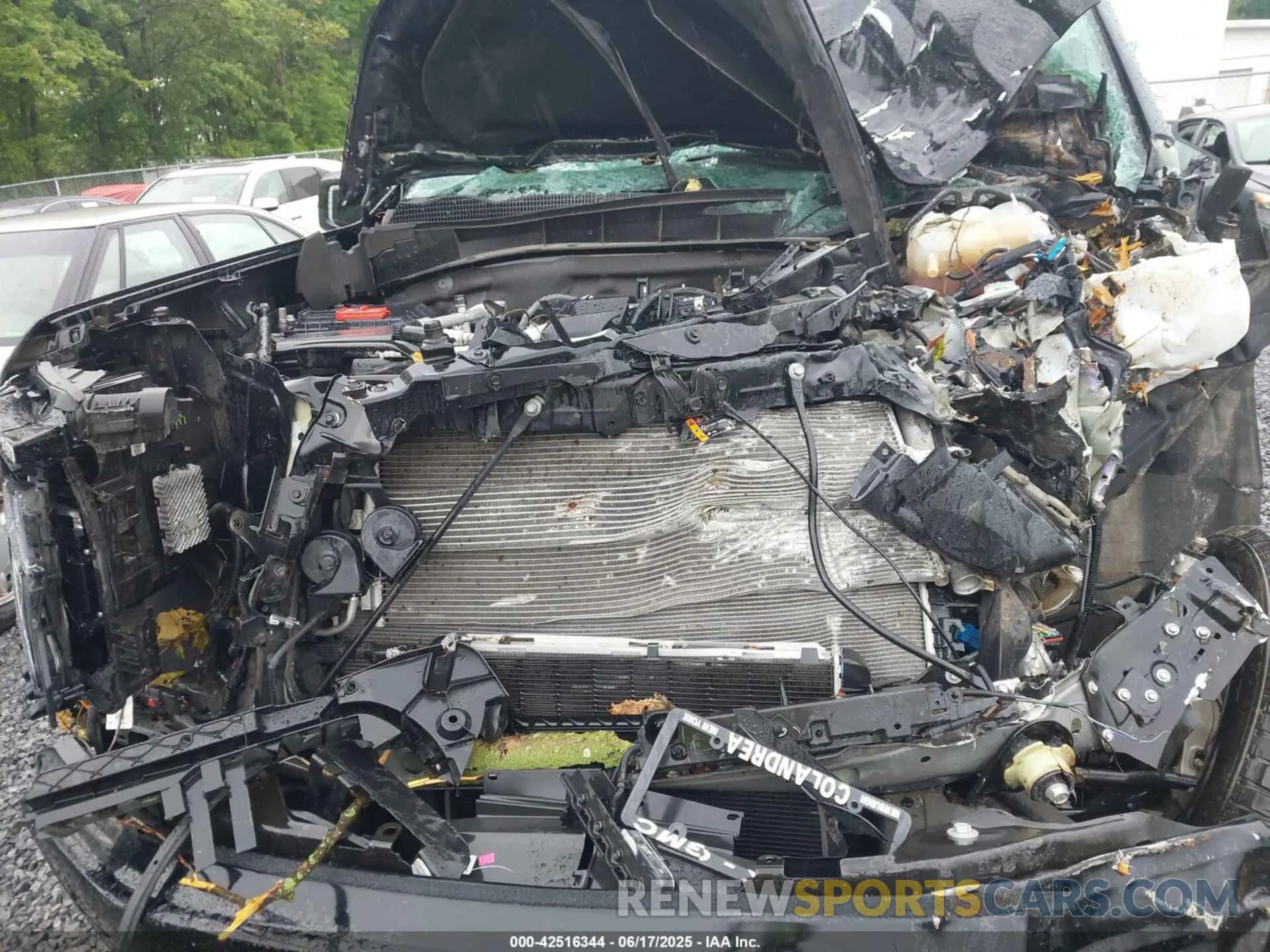 10 Photograph of a damaged car 3GTUUCE82RG210808 GMC SIERRA 1500 2024