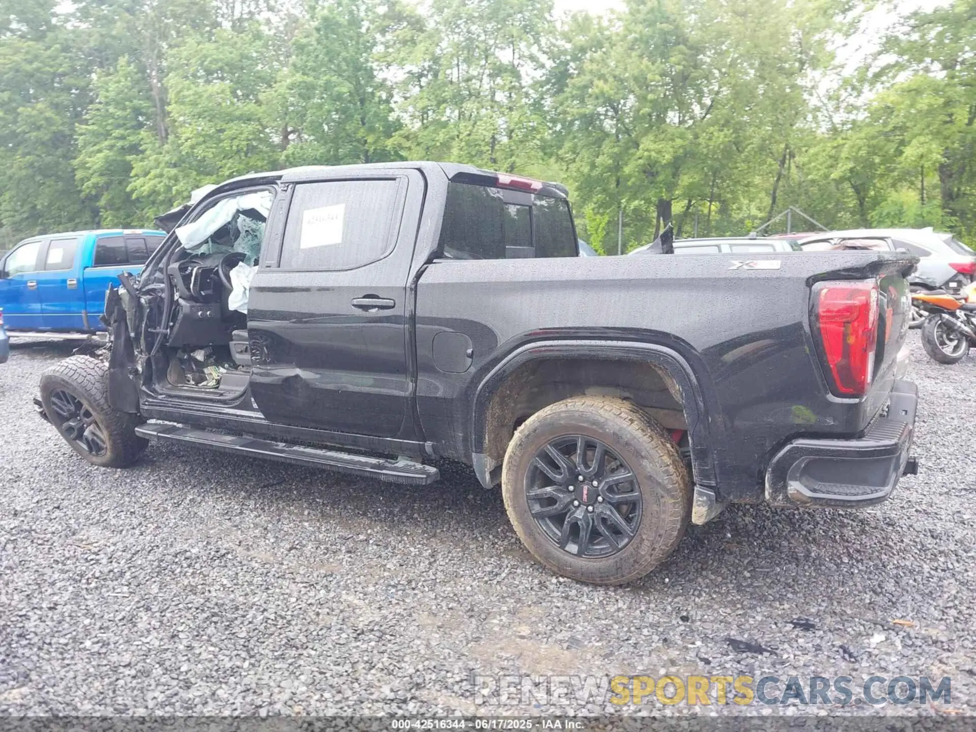 14 Photograph of a damaged car 3GTUUCE82RG210808 GMC SIERRA 1500 2024