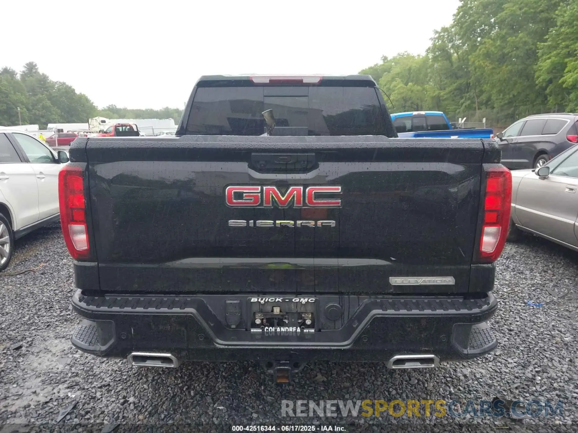 16 Photograph of a damaged car 3GTUUCE82RG210808 GMC SIERRA 1500 2024
