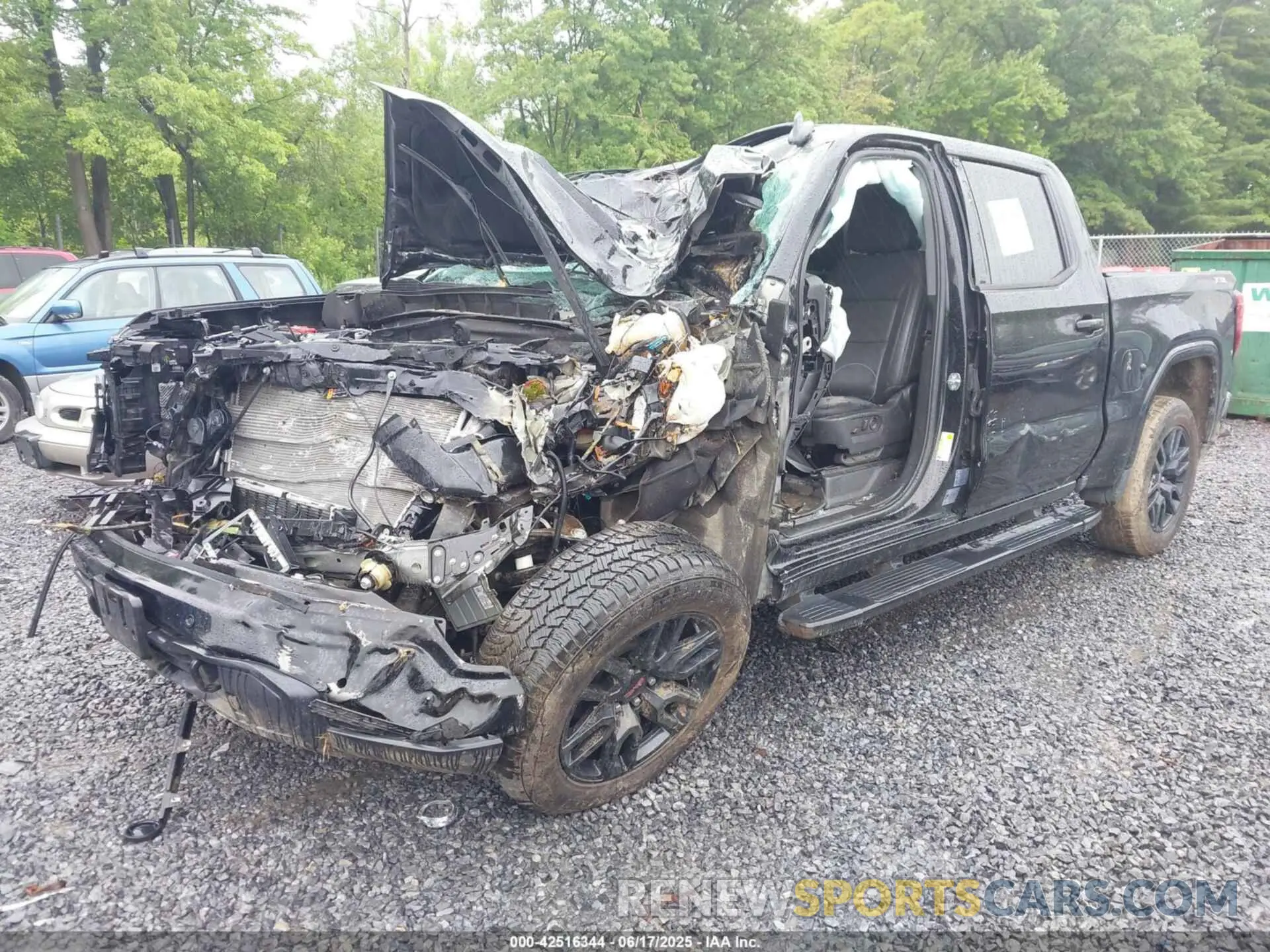 2 Photograph of a damaged car 3GTUUCE82RG210808 GMC SIERRA 1500 2024