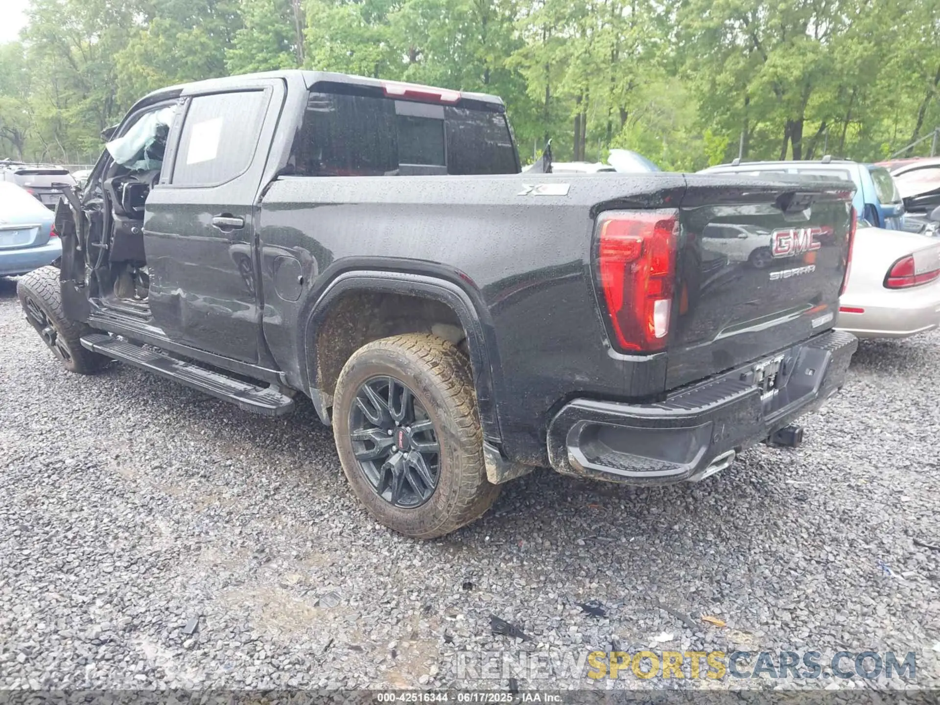 3 Photograph of a damaged car 3GTUUCE82RG210808 GMC SIERRA 1500 2024