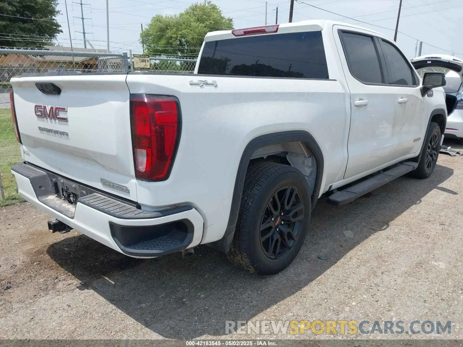 4 Photograph of a damaged car 3GTUUCED3RG287698 GMC SIERRA 1500 2024
