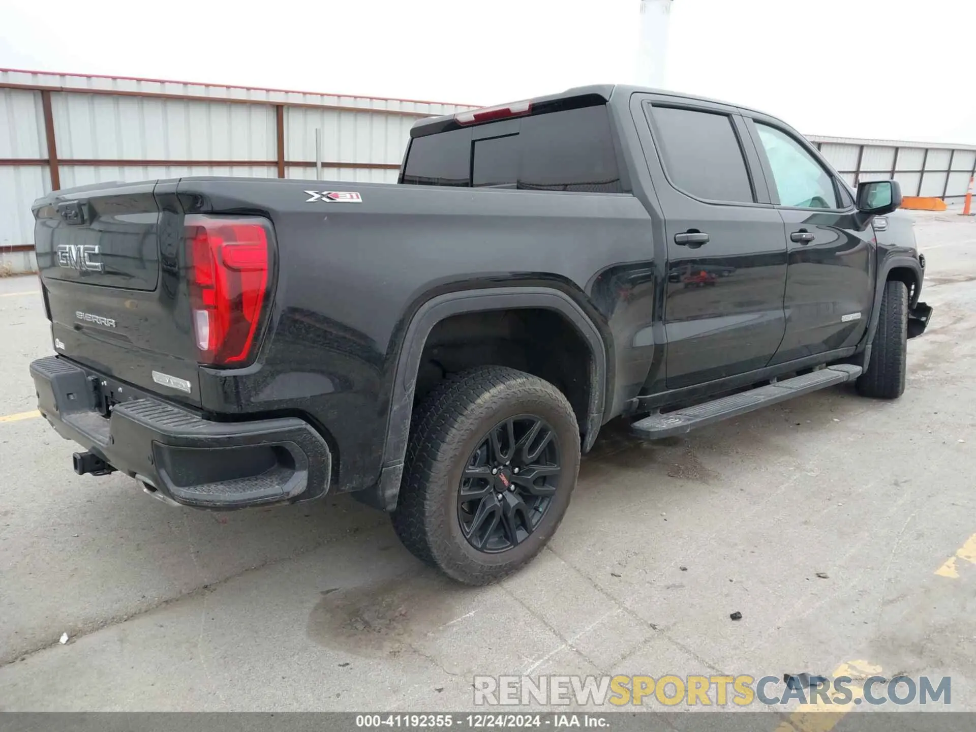 4 Photograph of a damaged car 3GTUUCED3RG402865 GMC SIERRA 1500 2024