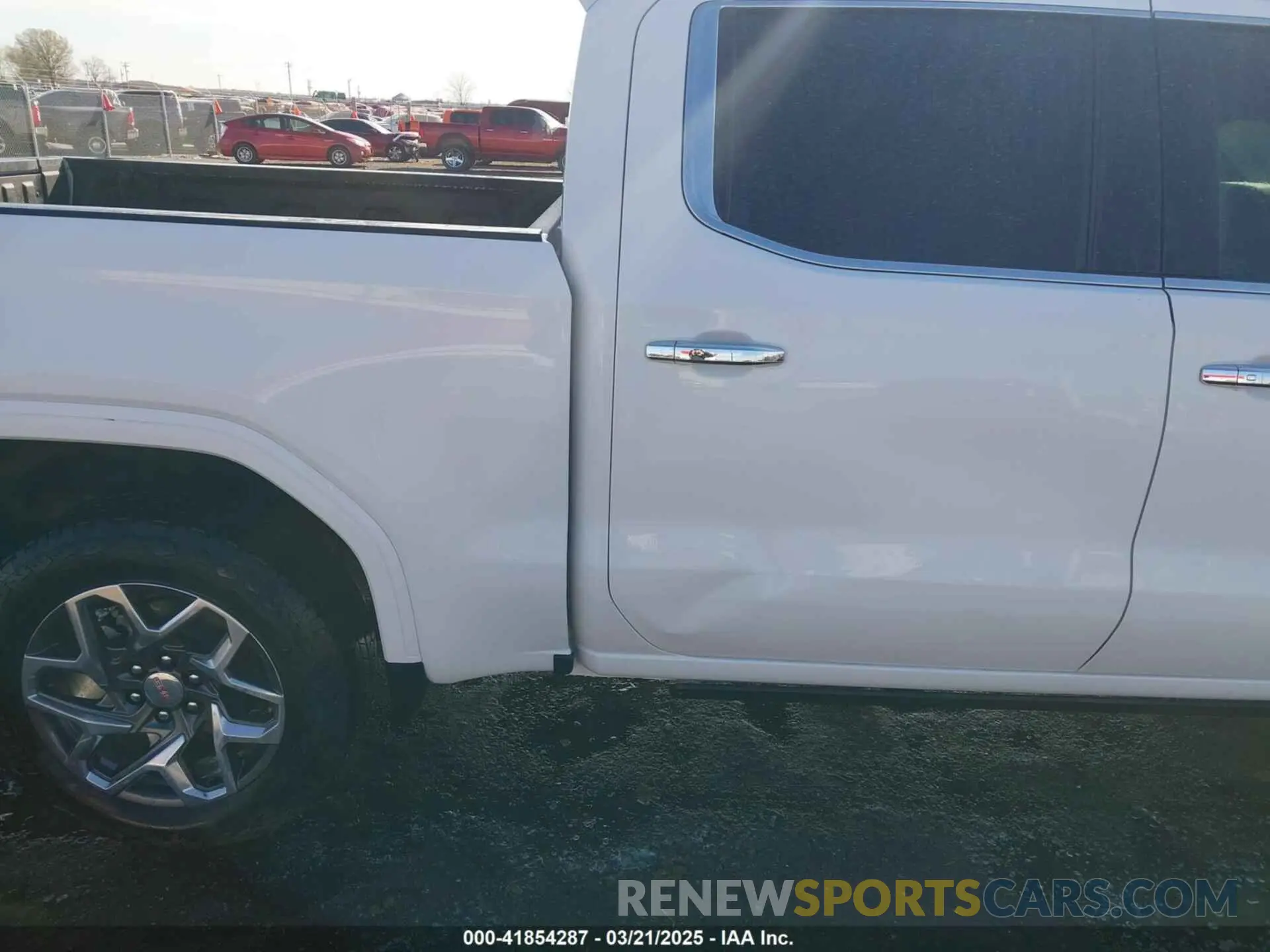 6 Photograph of a damaged car 3GTUUDE80RG381790 GMC SIERRA 1500 2024