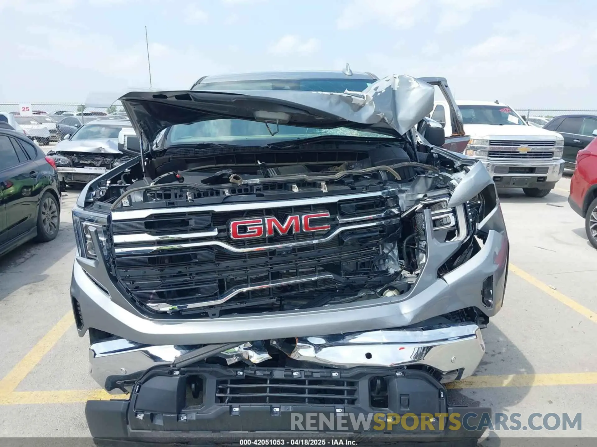 12 Photograph of a damaged car 3GTUUDE83RG182426 GMC SIERRA 1500 2024