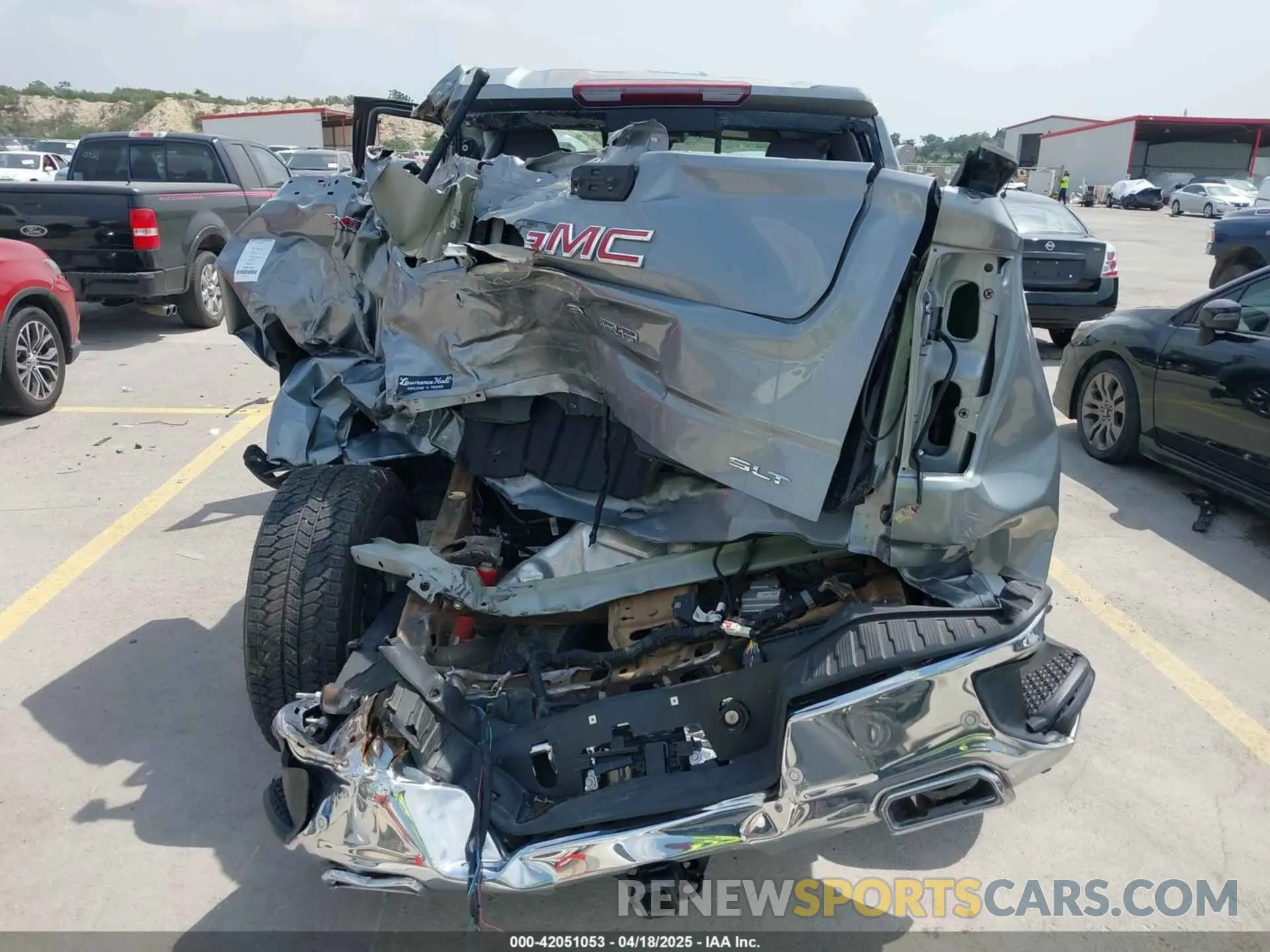 16 Photograph of a damaged car 3GTUUDE83RG182426 GMC SIERRA 1500 2024