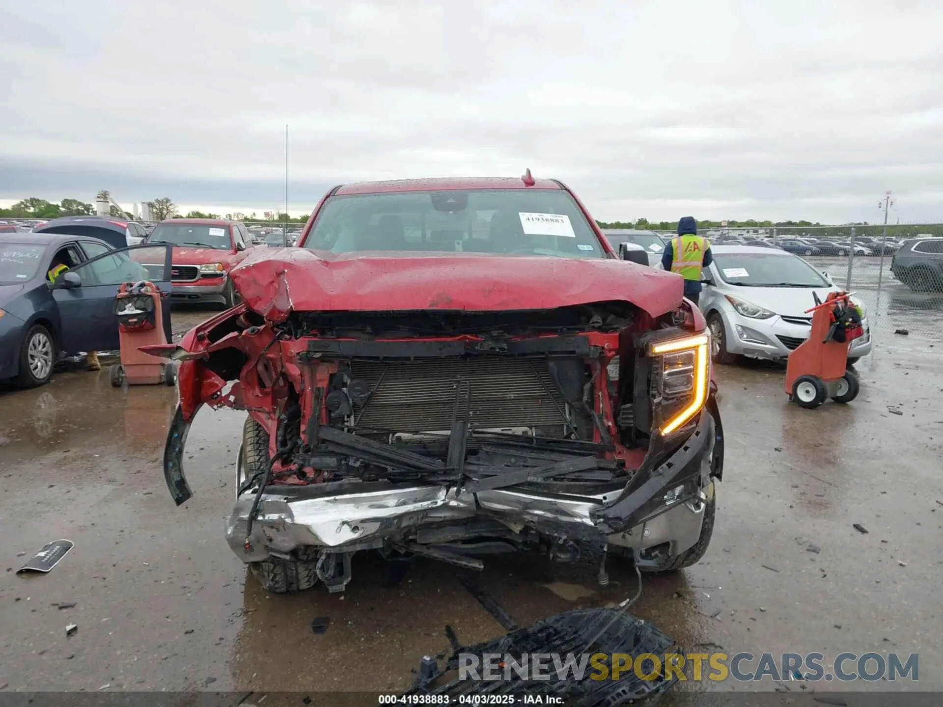 12 Photograph of a damaged car 3GTUUDE86RG367635 GMC SIERRA 1500 2024