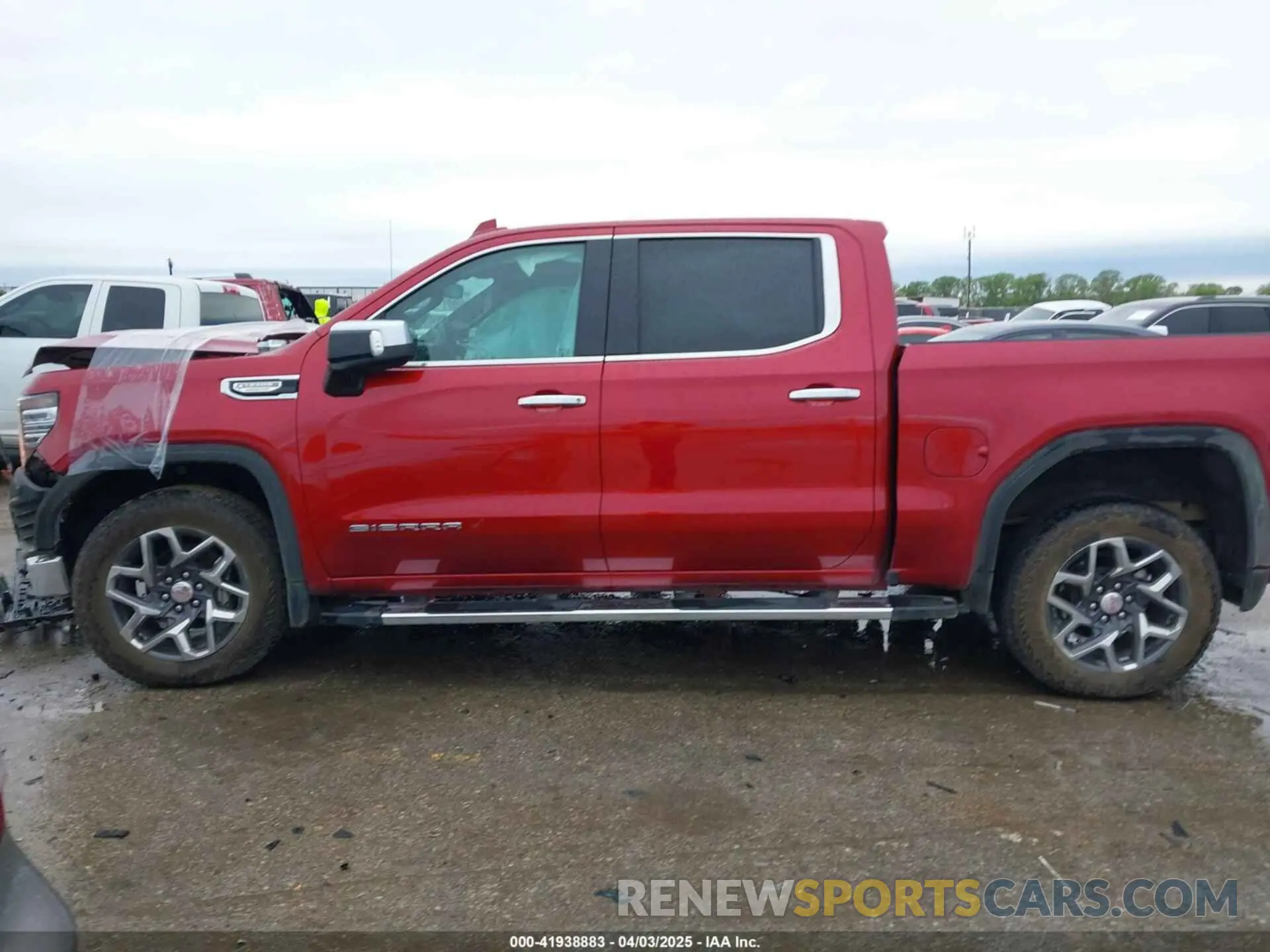 14 Photograph of a damaged car 3GTUUDE86RG367635 GMC SIERRA 1500 2024