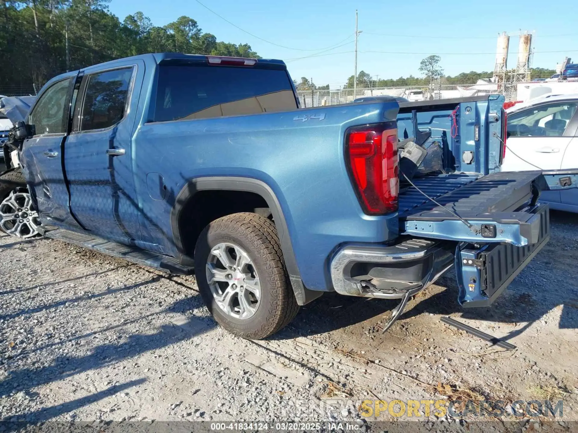 4 Photograph of a damaged car 3GTUUDE8XRG161332 GMC SIERRA 1500 2024