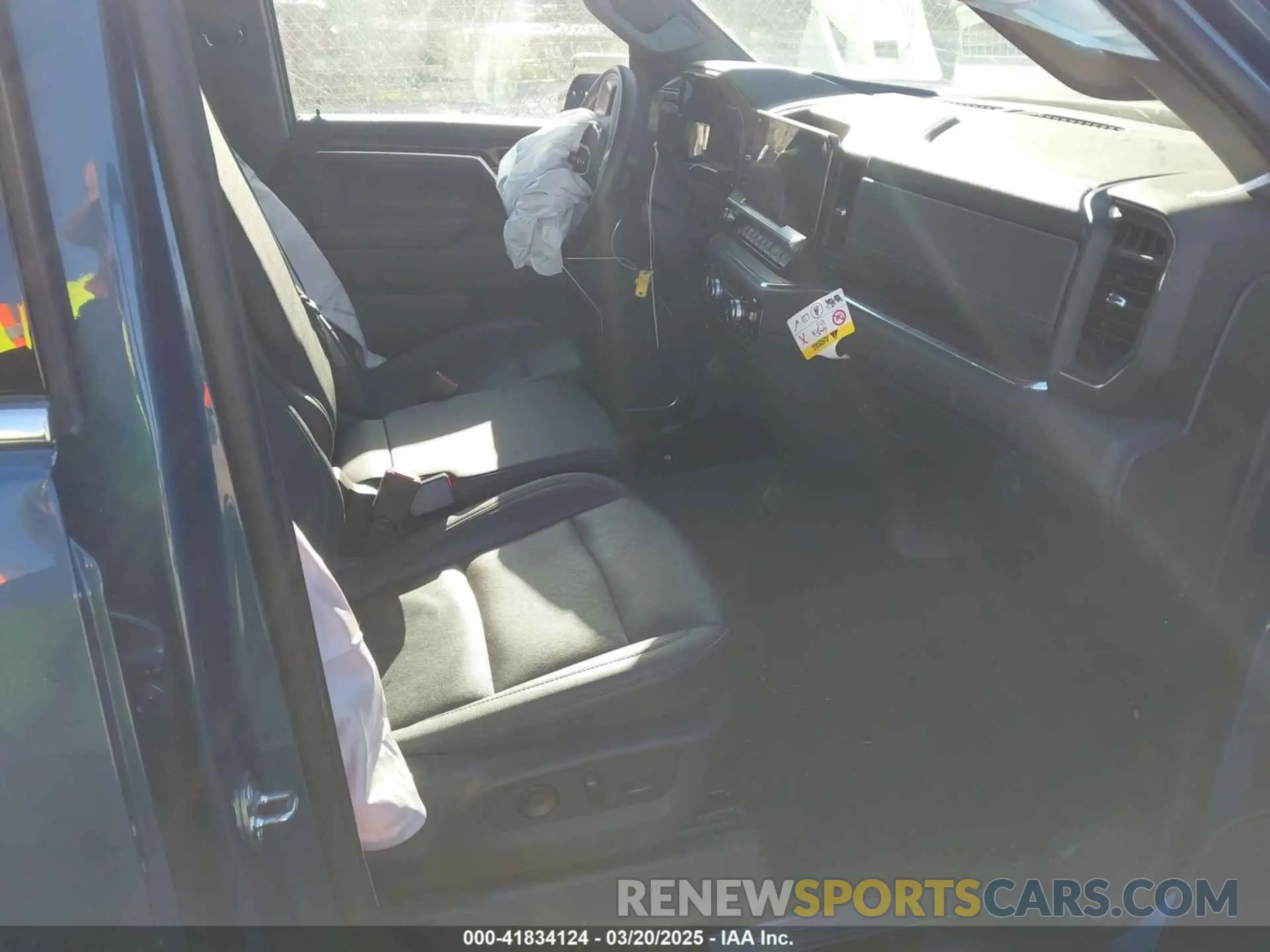 5 Photograph of a damaged car 3GTUUDE8XRG161332 GMC SIERRA 1500 2024