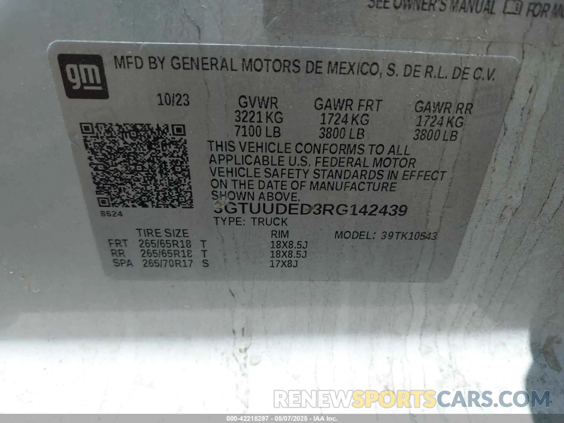 9 Photograph of a damaged car 3GTUUDED3RG142439 GMC SIERRA 1500 2024