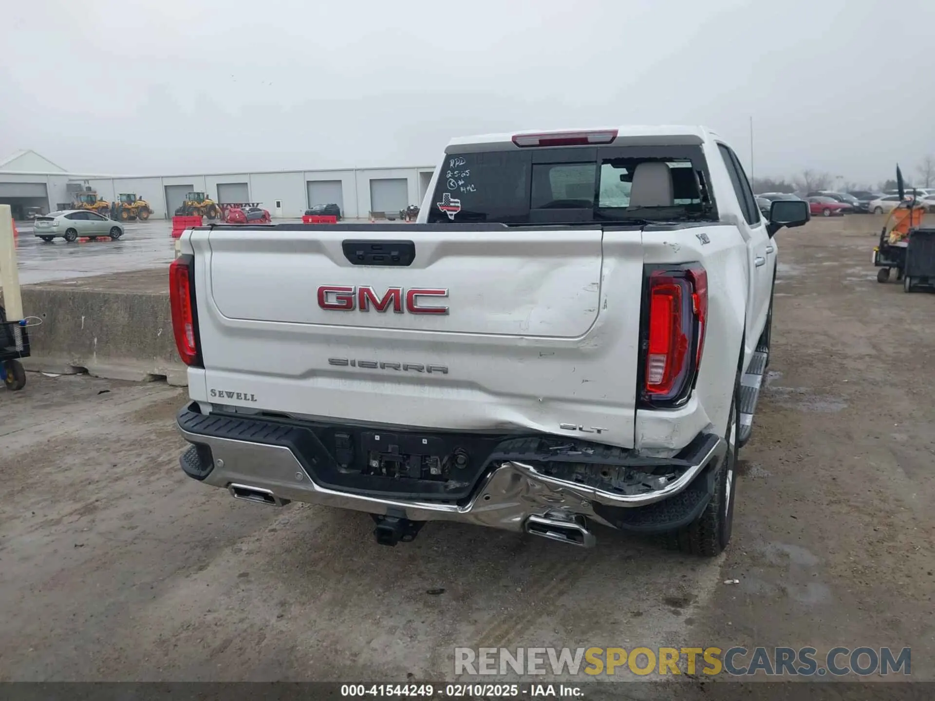 16 Photograph of a damaged car 3GTUUDED6RG367695 GMC SIERRA 1500 2024