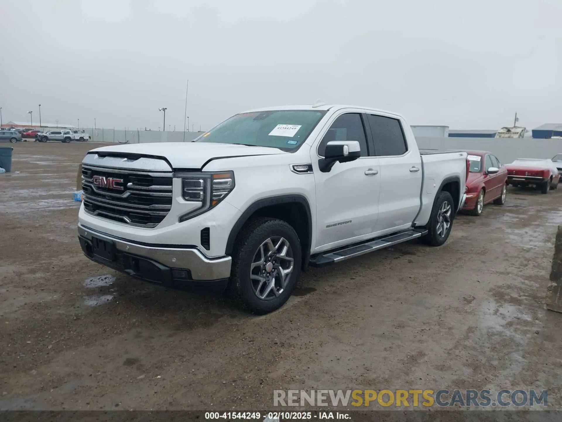 2 Photograph of a damaged car 3GTUUDED6RG367695 GMC SIERRA 1500 2024