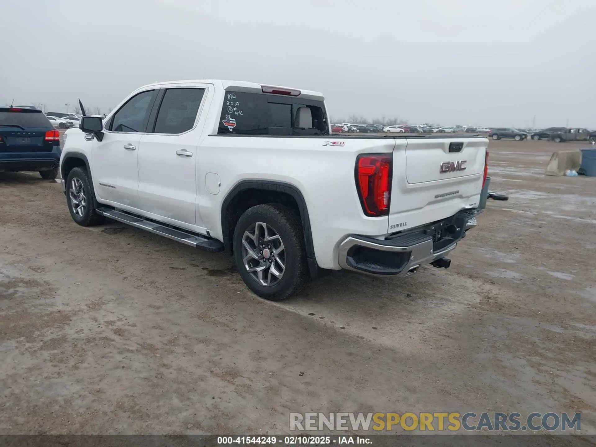 3 Photograph of a damaged car 3GTUUDED6RG367695 GMC SIERRA 1500 2024