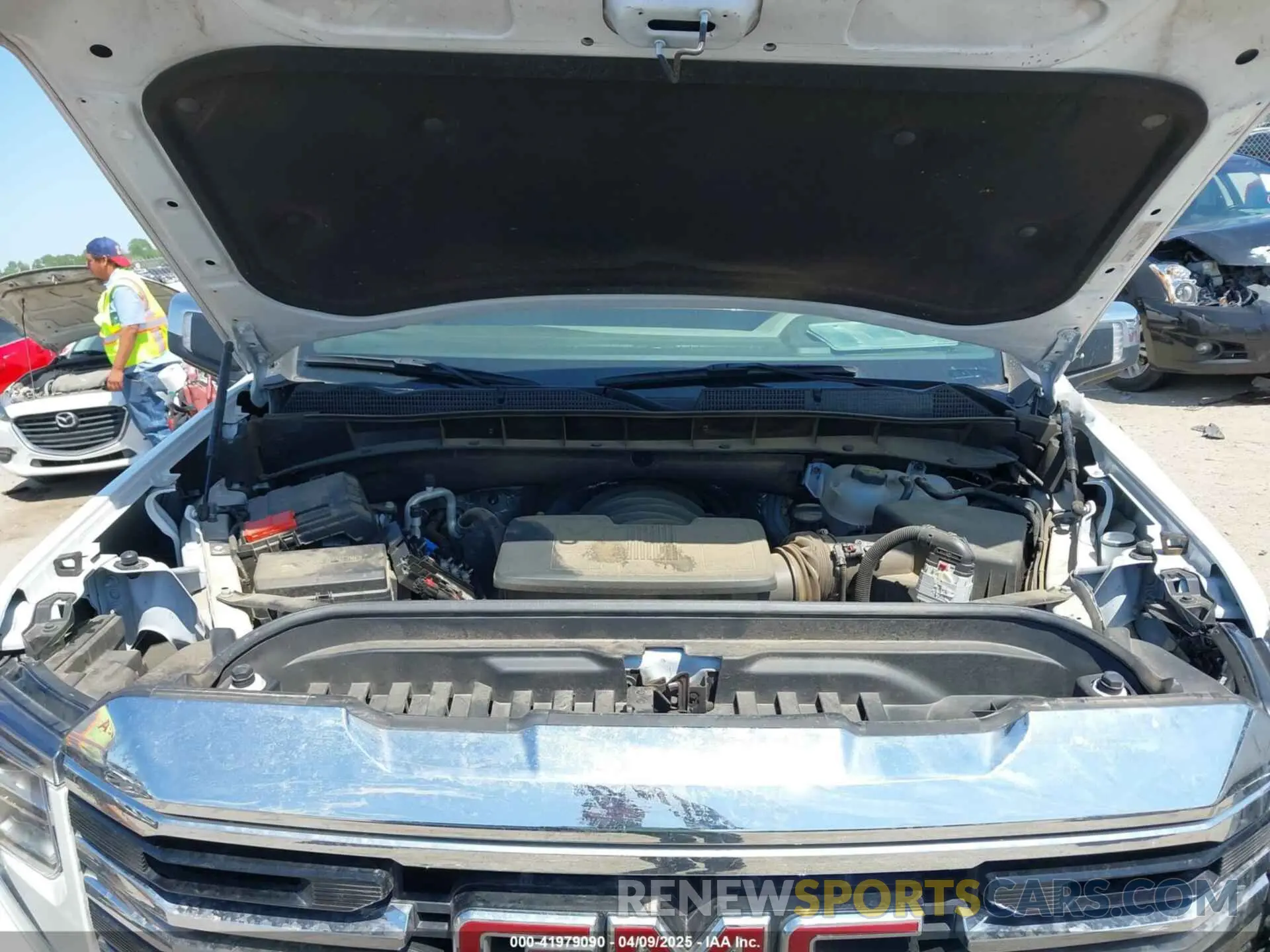 10 Photograph of a damaged car 3GTUUDEDXRG180752 GMC SIERRA 1500 2024