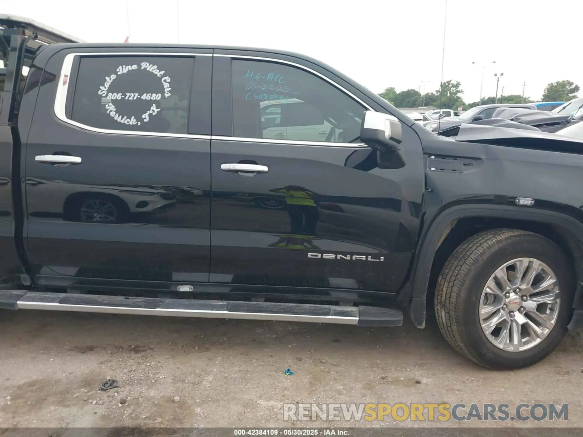 12 Photograph of a damaged car 3GTUUGE82RG266805 GMC SIERRA 1500 2024