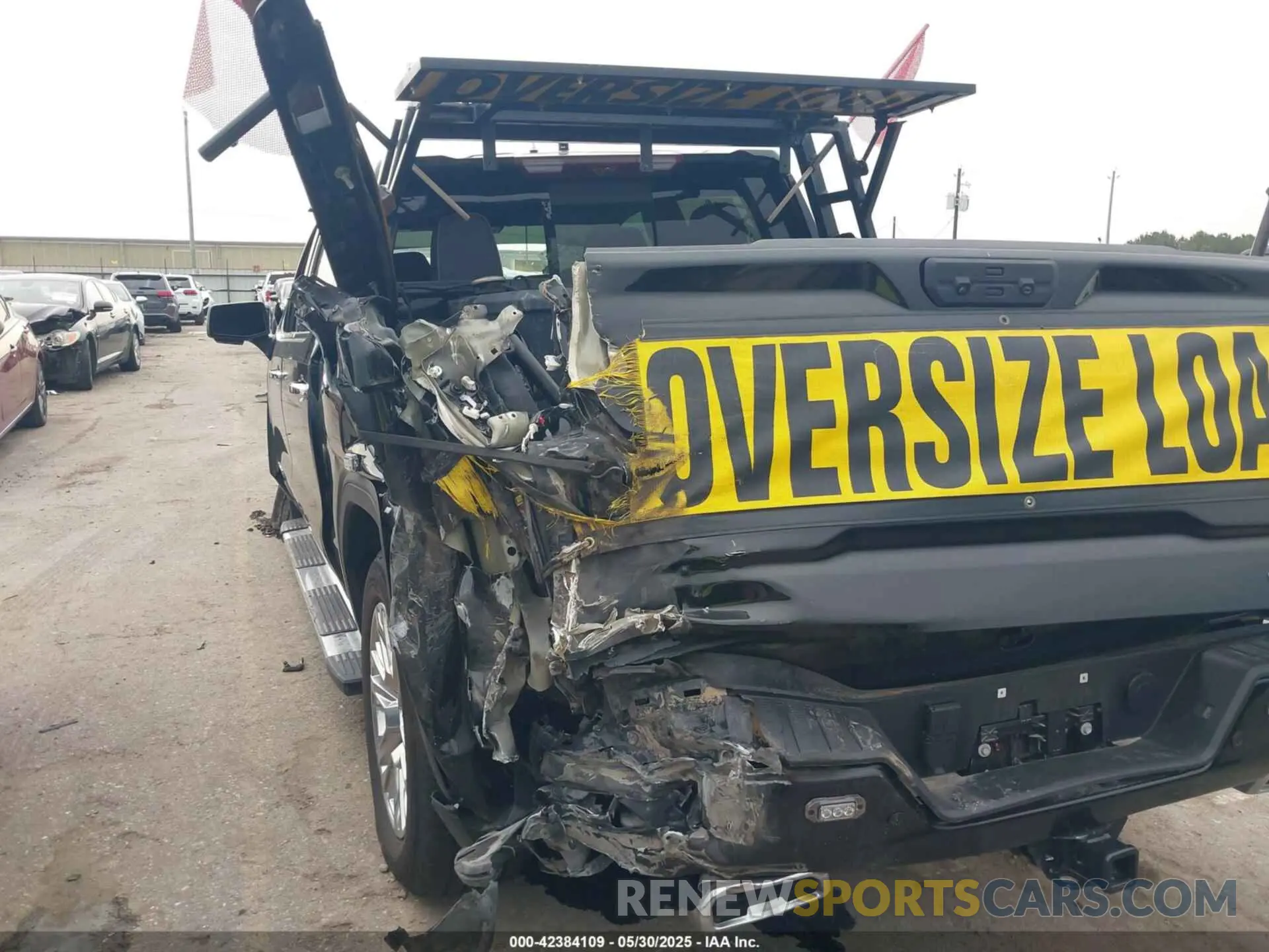 3 Photograph of a damaged car 3GTUUGE82RG266805 GMC SIERRA 1500 2024