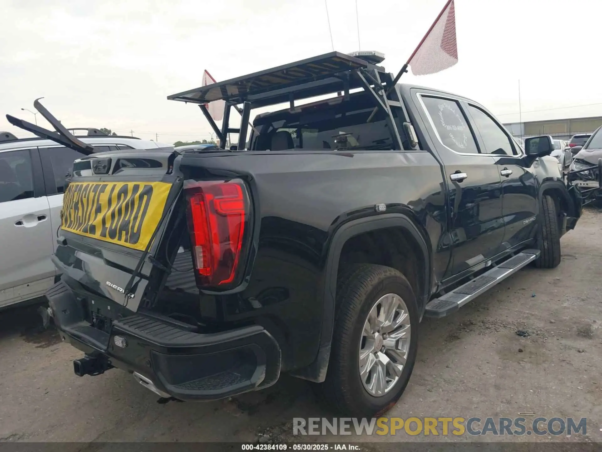 4 Photograph of a damaged car 3GTUUGE82RG266805 GMC SIERRA 1500 2024