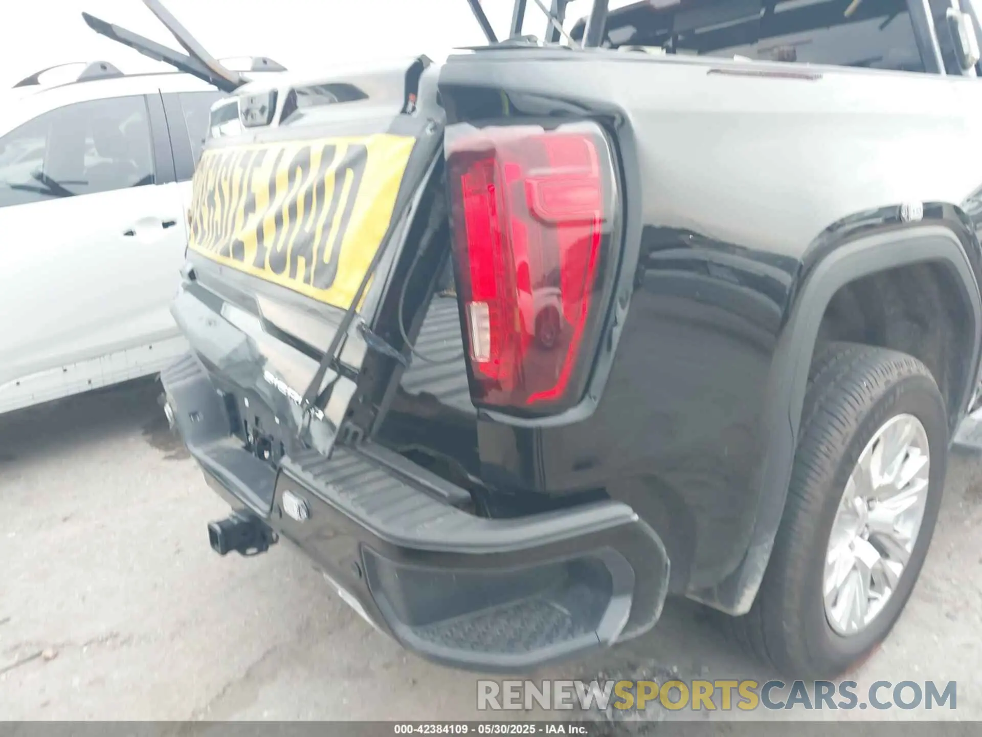 6 Photograph of a damaged car 3GTUUGE82RG266805 GMC SIERRA 1500 2024