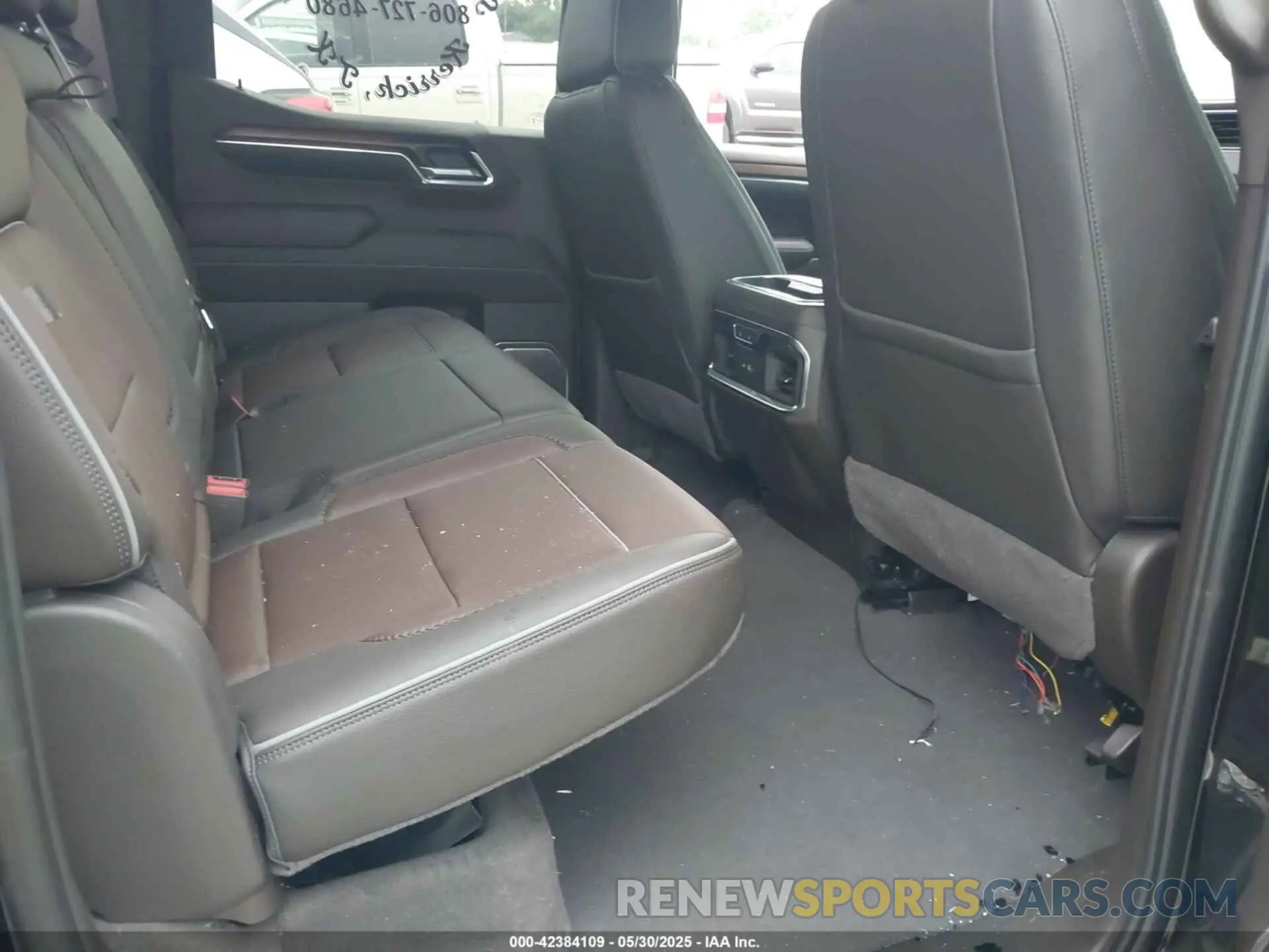 8 Photograph of a damaged car 3GTUUGE82RG266805 GMC SIERRA 1500 2024