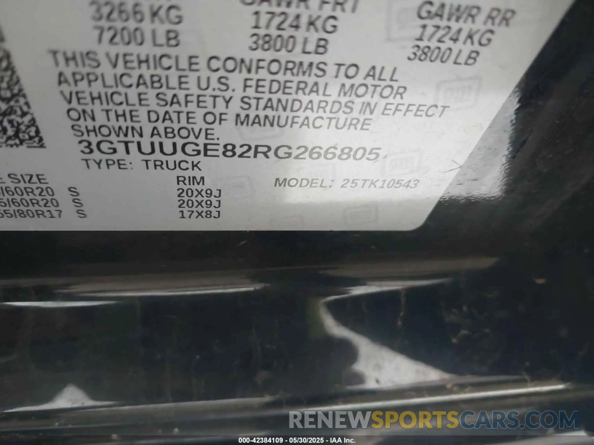 9 Photograph of a damaged car 3GTUUGE82RG266805 GMC SIERRA 1500 2024