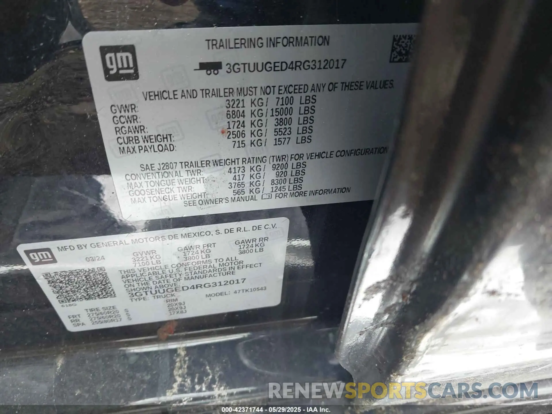 9 Photograph of a damaged car 3GTUUGED4RG312017 GMC SIERRA 1500 2024