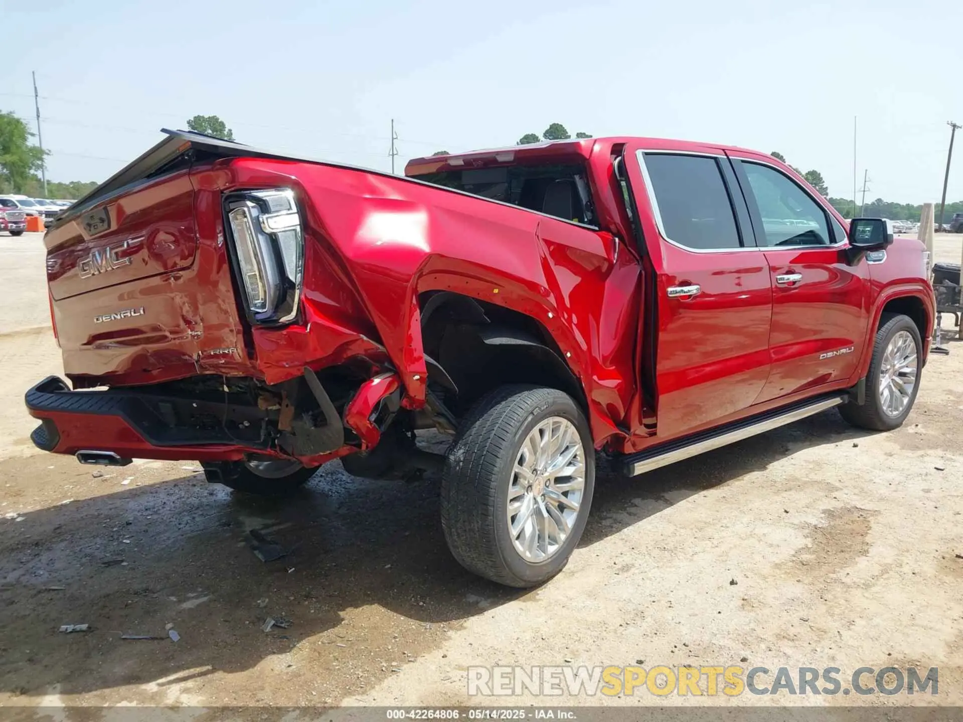 4 Photograph of a damaged car 3GTUUGED4RG320070 GMC SIERRA 1500 2024