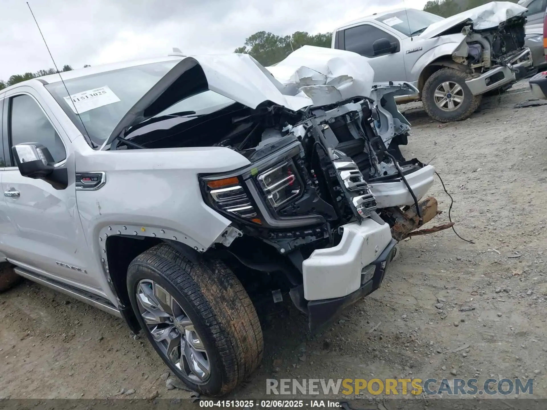 13 Photograph of a damaged car 3GTUUGEL5RG316827 GMC SIERRA 1500 2024