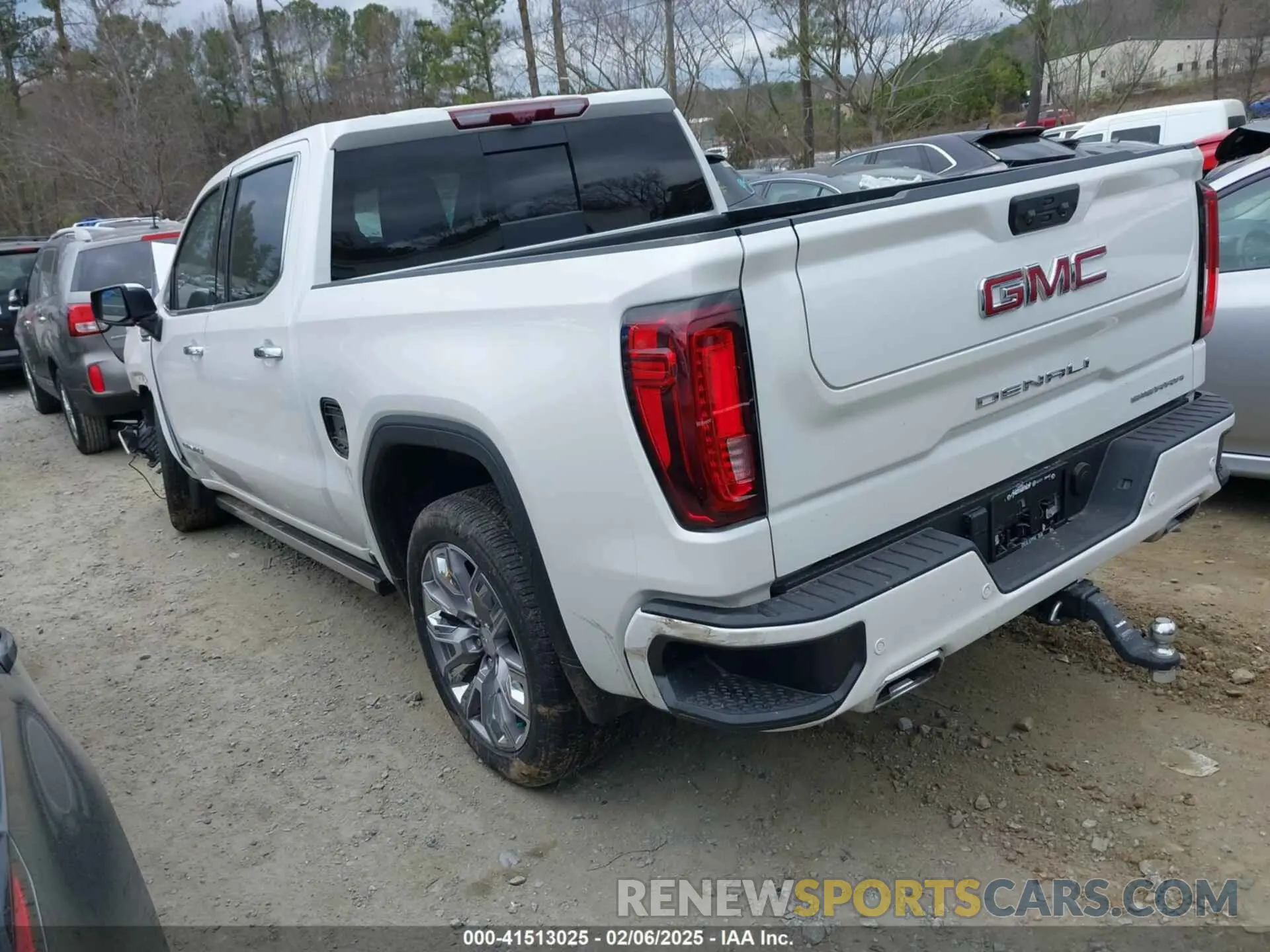 3 Photograph of a damaged car 3GTUUGEL5RG316827 GMC SIERRA 1500 2024