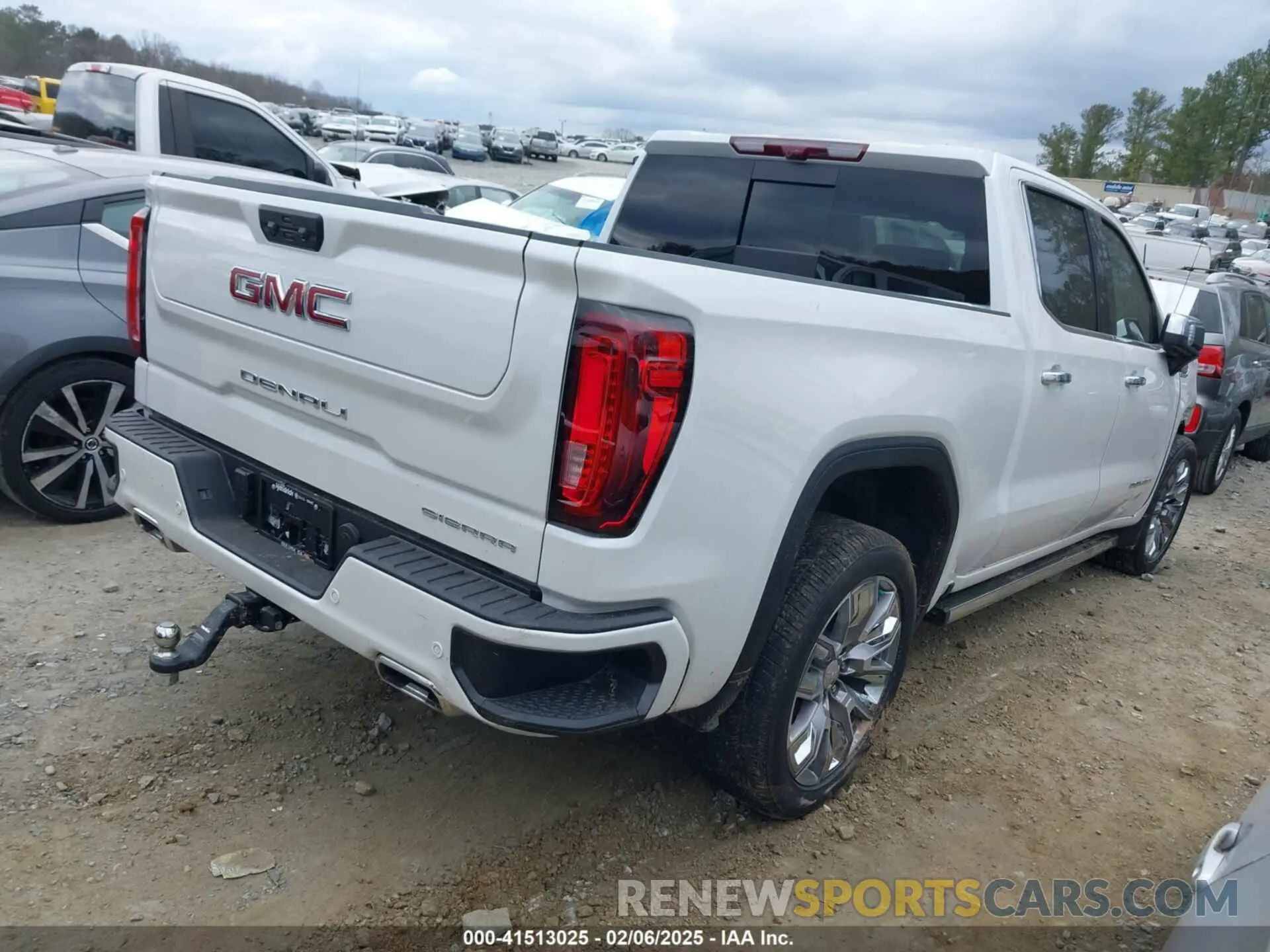 4 Photograph of a damaged car 3GTUUGEL5RG316827 GMC SIERRA 1500 2024