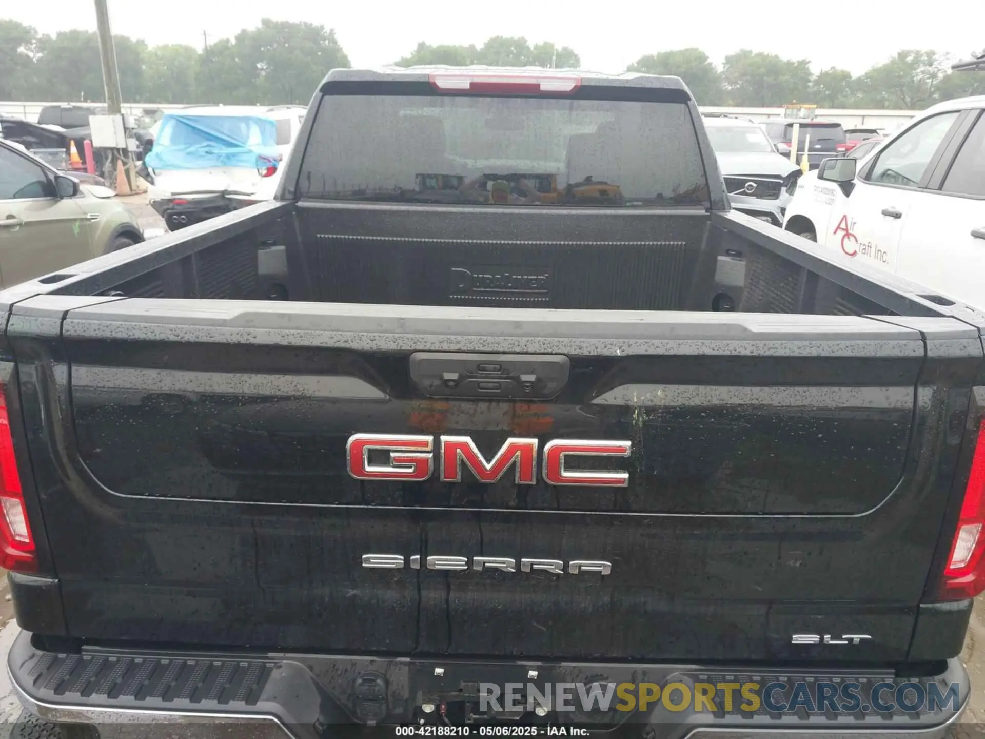 16 Photograph of a damaged car 1GTPHDED2SZ177402 GMC SIERRA 1500 2025