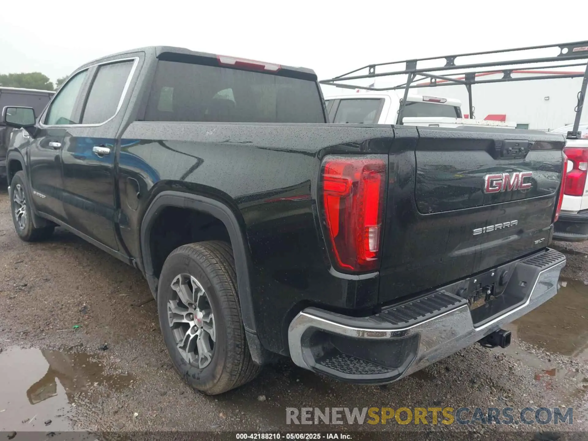 3 Photograph of a damaged car 1GTPHDED2SZ177402 GMC SIERRA 1500 2025