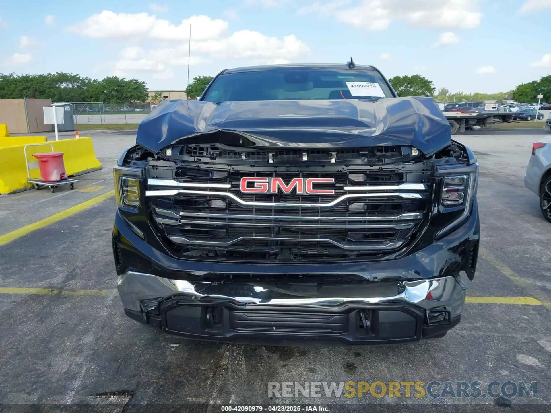 12 Photograph of a damaged car 1GTPHDED6SZ118093 GMC SIERRA 1500 2025