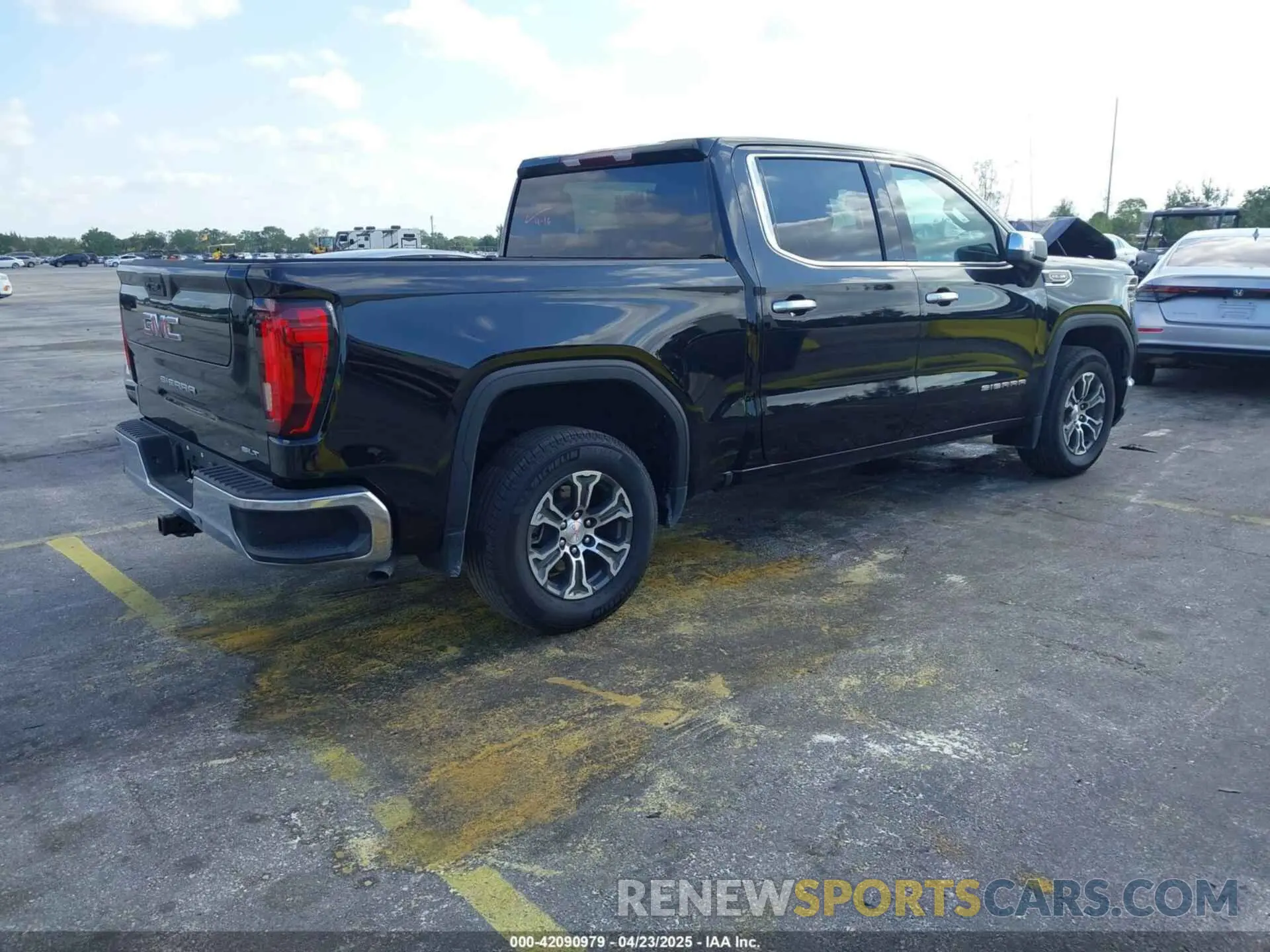 4 Photograph of a damaged car 1GTPHDED6SZ118093 GMC SIERRA 1500 2025
