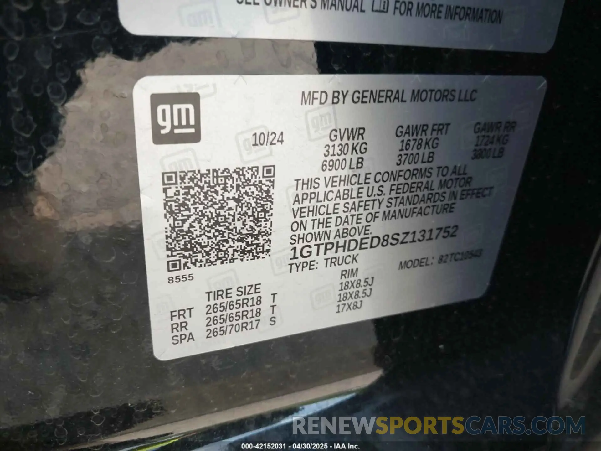 9 Photograph of a damaged car 1GTPHDED8SZ131752 GMC SIERRA 1500 2025