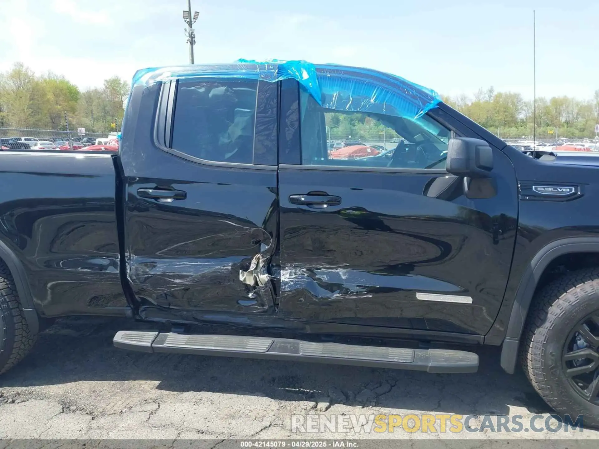 13 Photograph of a damaged car 1GTRUCED1SZ141330 GMC SIERRA 1500 2025