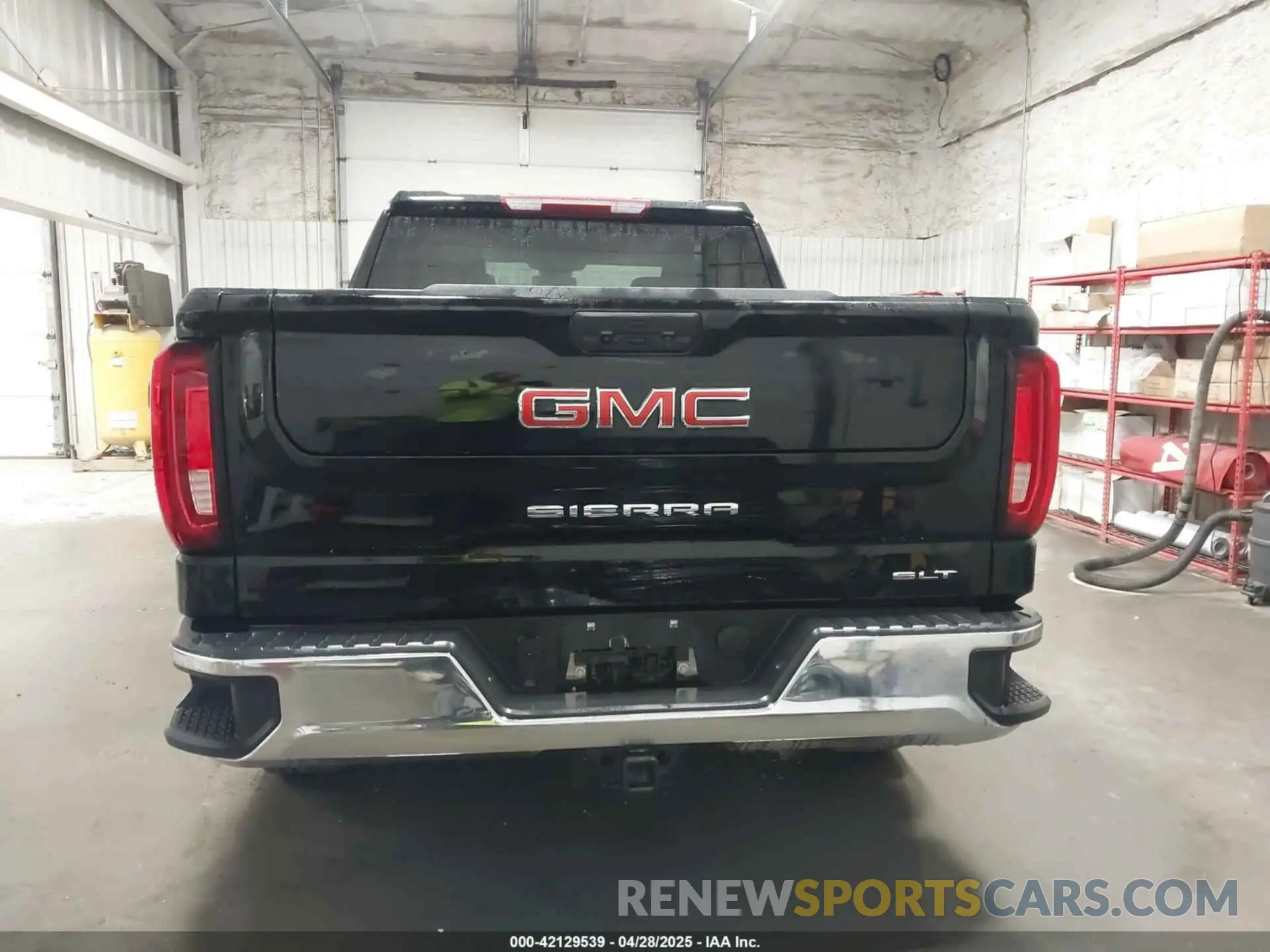 17 Photograph of a damaged car 1GTUUDED4SZ229997 GMC SIERRA 1500 2025