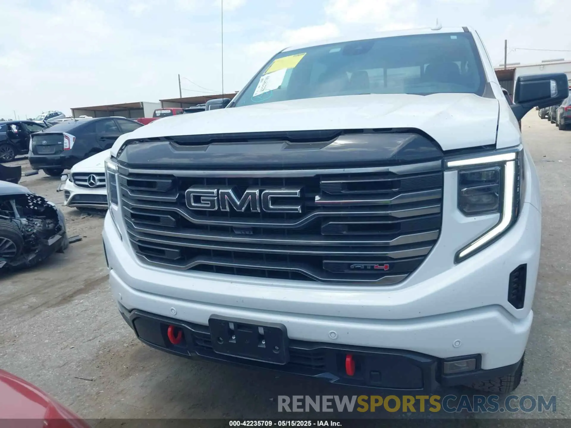 12 Photograph of a damaged car 1GTUUEE82SZ160087 GMC SIERRA 1500 2025