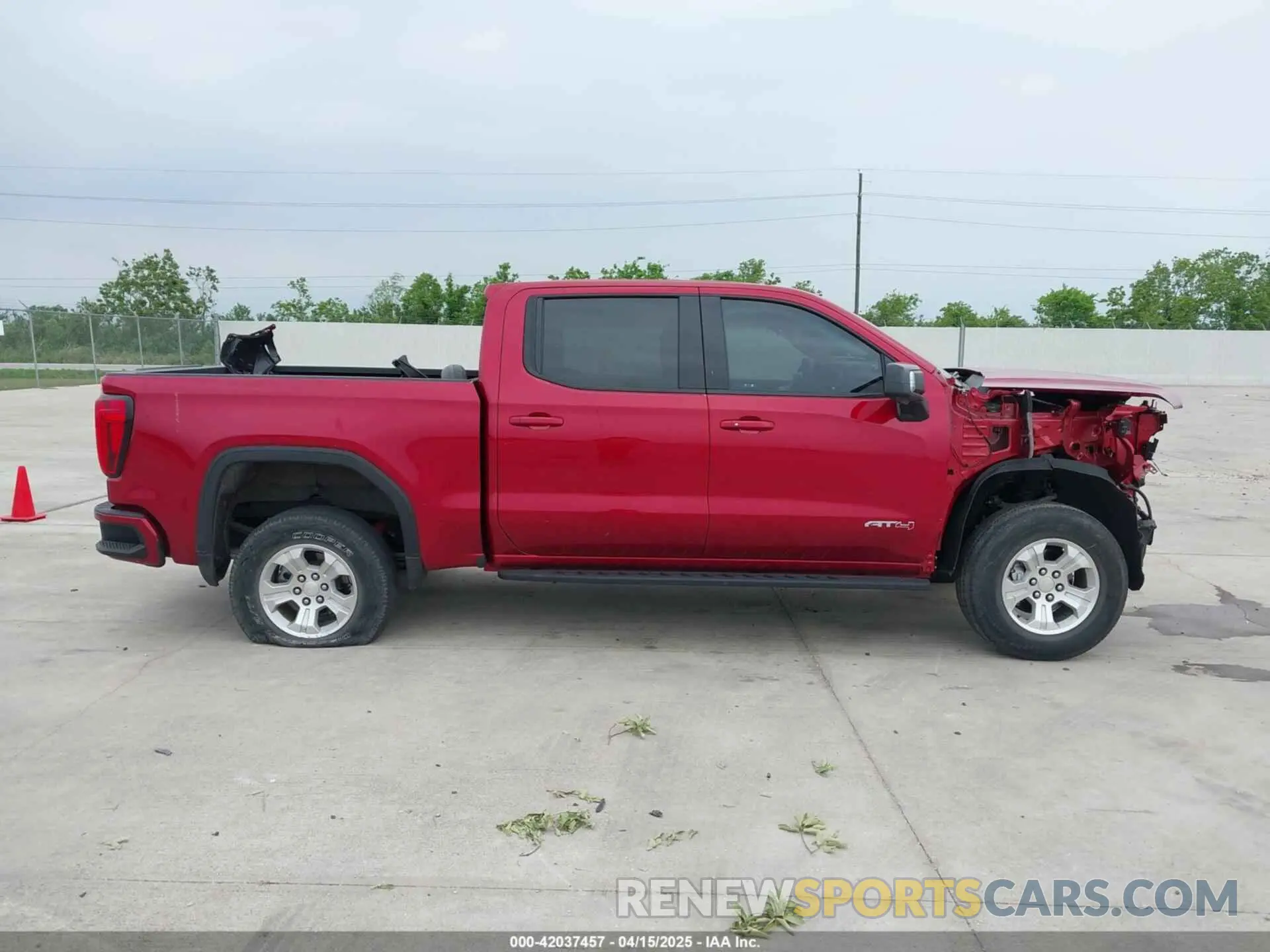 13 Photograph of a damaged car 1GTUUEEL6SZ126769 GMC SIERRA 1500 2025