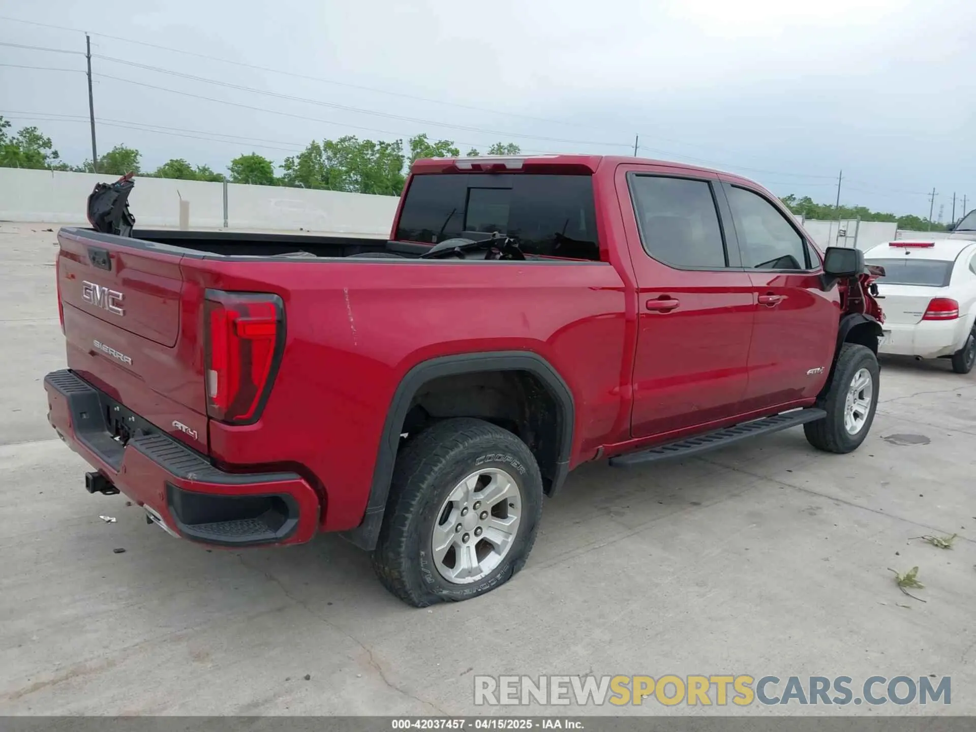 4 Photograph of a damaged car 1GTUUEEL6SZ126769 GMC SIERRA 1500 2025