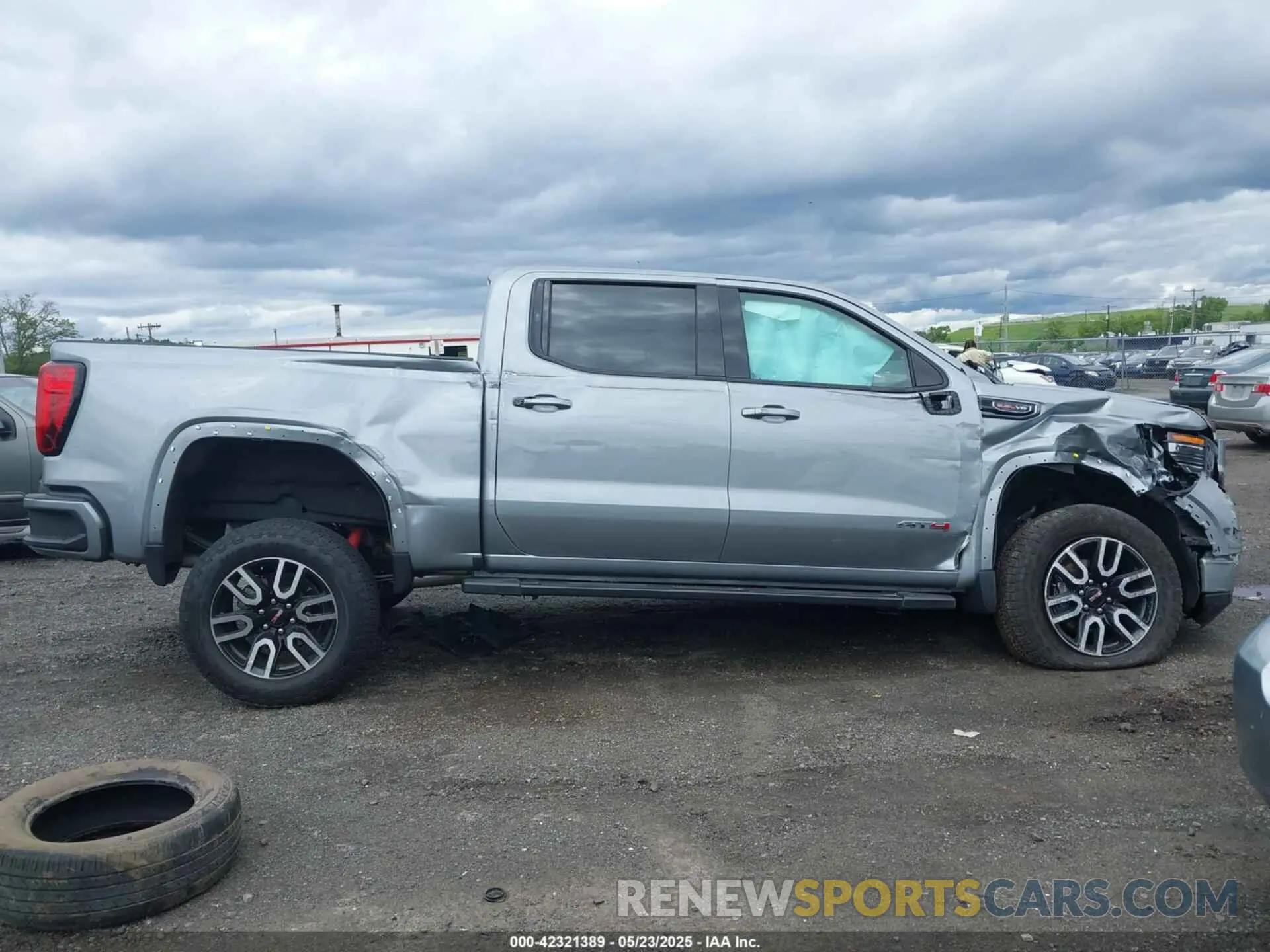 13 Photograph of a damaged car 1GTUUEELXSZ185307 GMC SIERRA 1500 2025