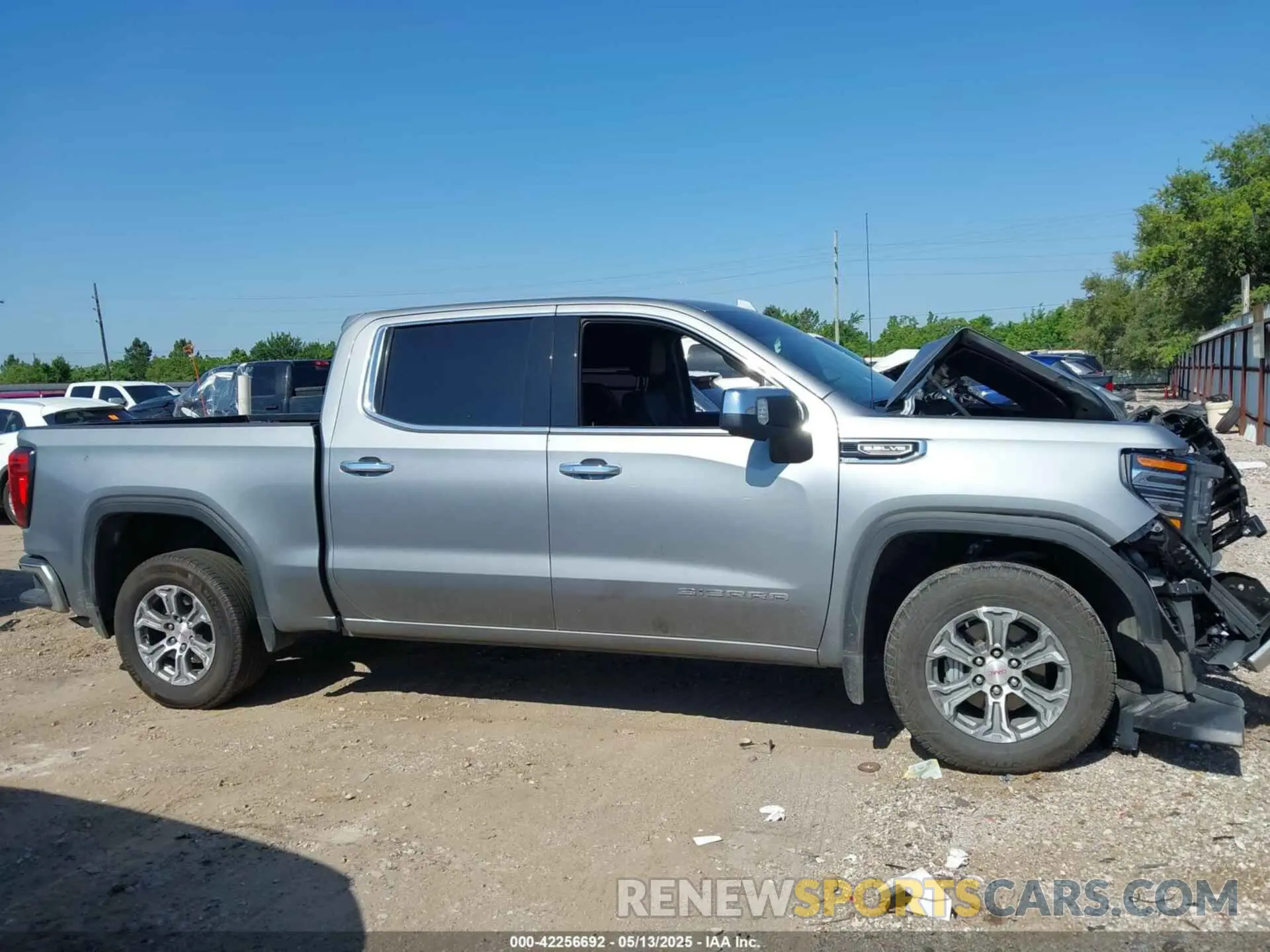 13 Photograph of a damaged car 3GTPHDED0SG125105 GMC SIERRA 1500 2025